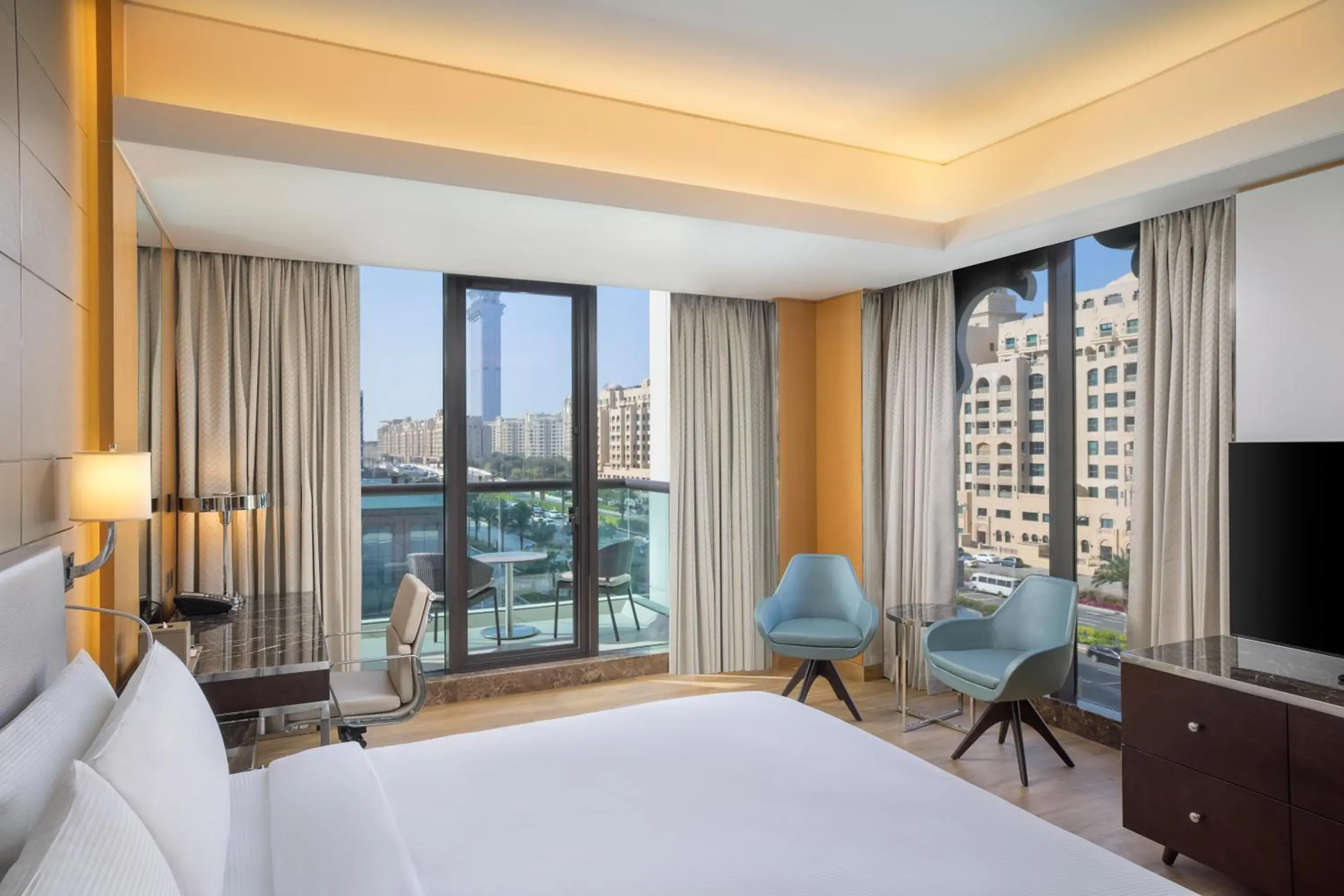 King Corner Executive Room with Balcony and Lounge Access in Hilton Dubai Palm Jumeirah King Corner Executive Room with Balcony and Lounge Access in Hilton Dubai Palm Jumeirah