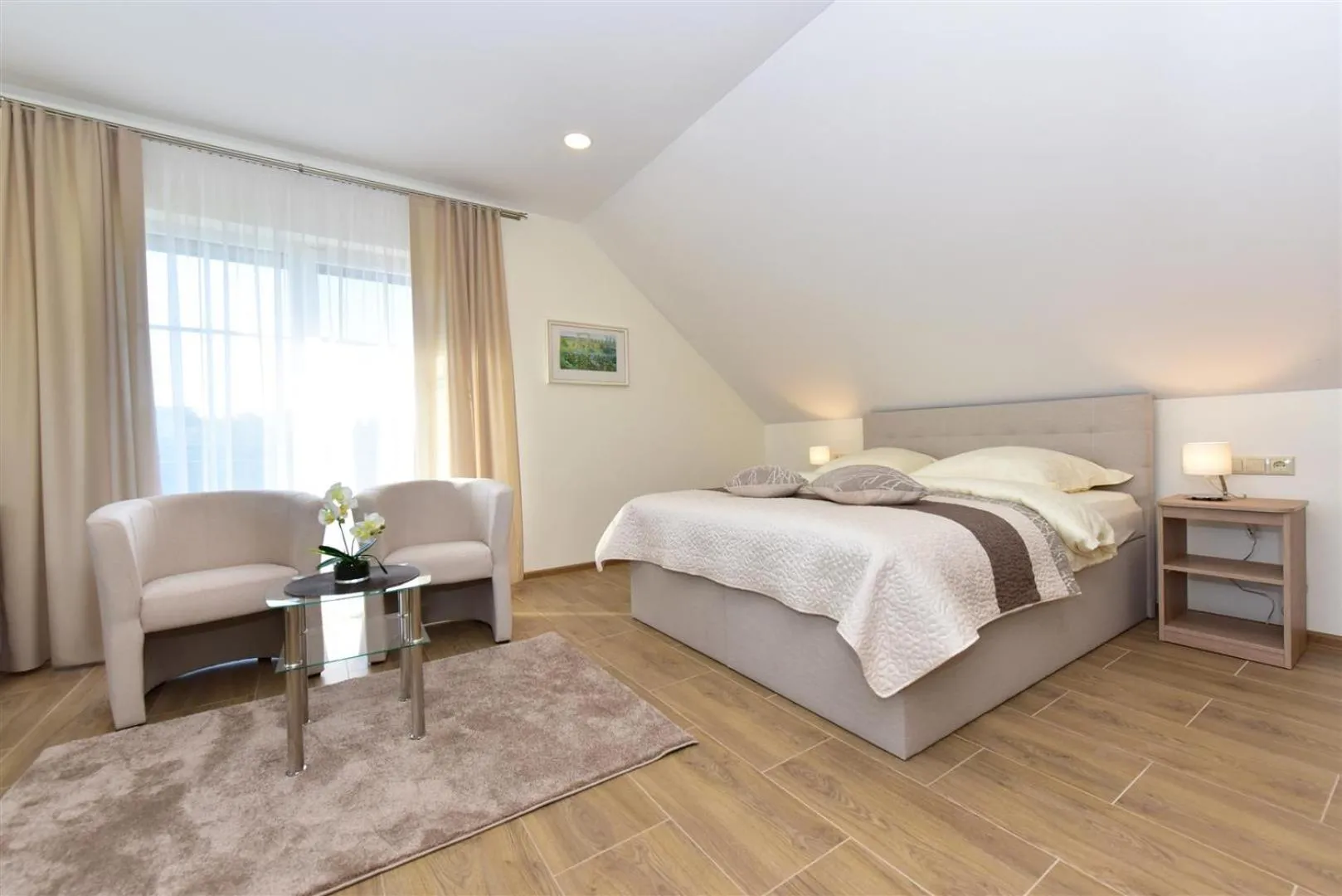 Triple Room with Lake View in Panorama