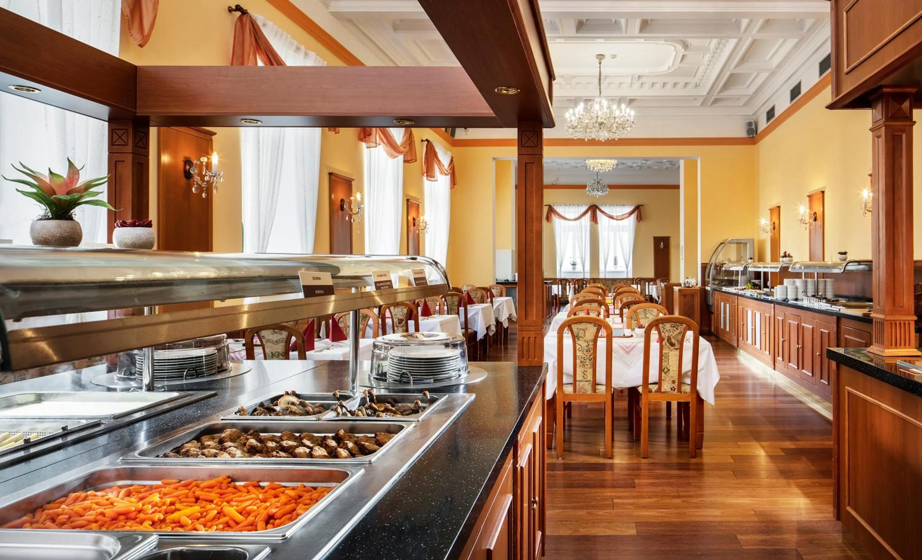 Restaurant/places to eat in Reitenberger Spa Medical