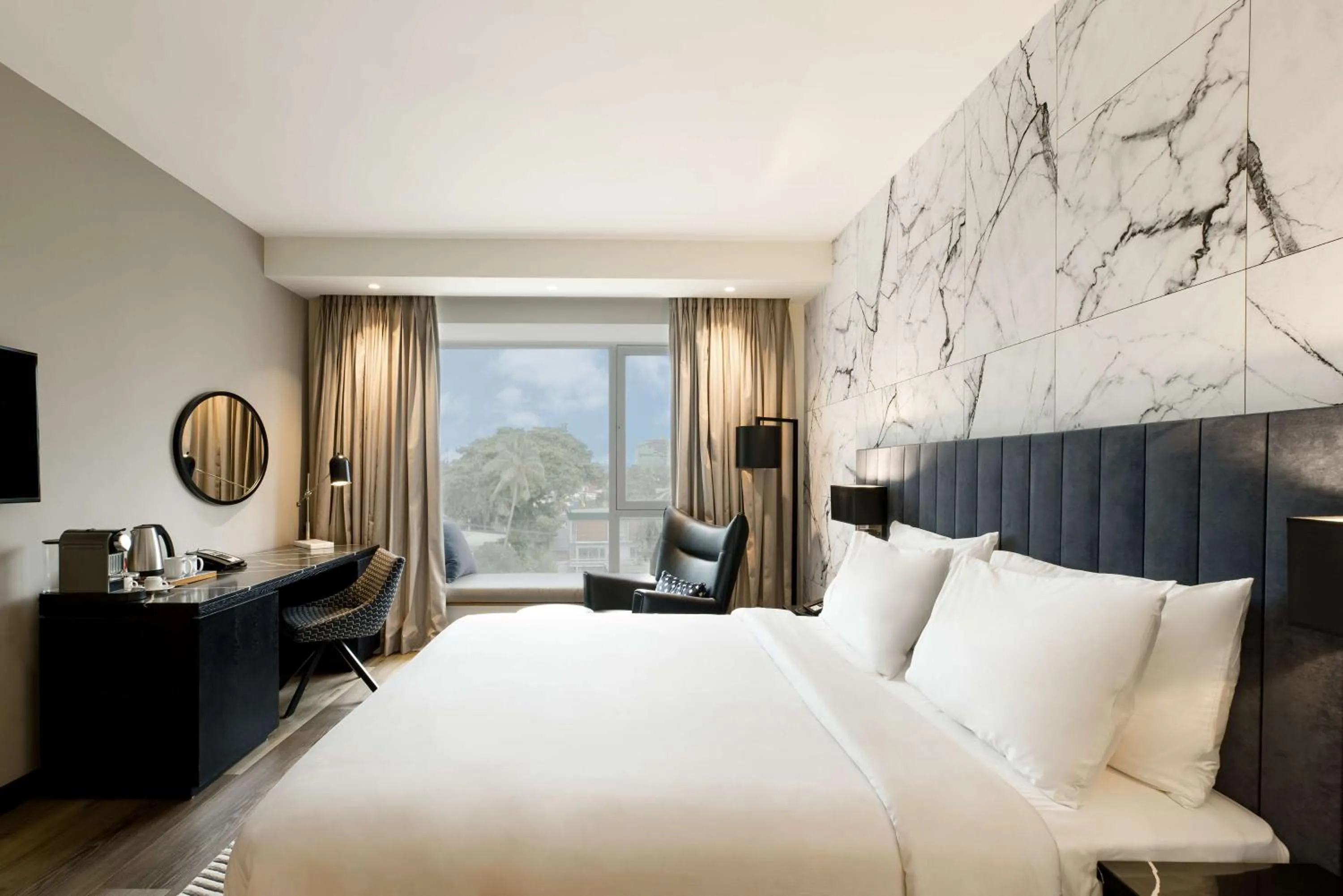 Photo of the whole room, Bed in Radisson Blu Anchorage Hotel