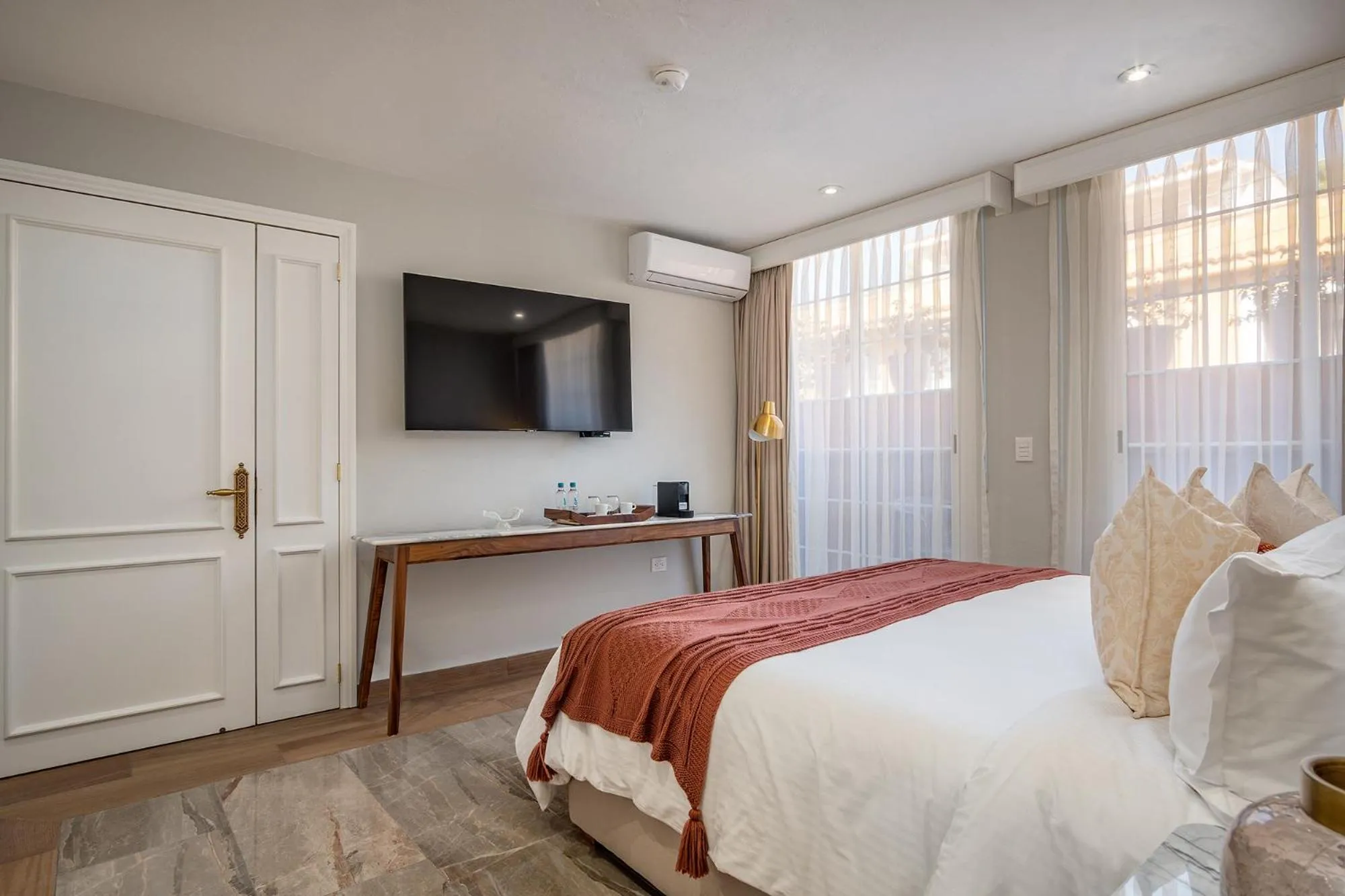 TV and multimedia, Bed in Hotel Casa Arum