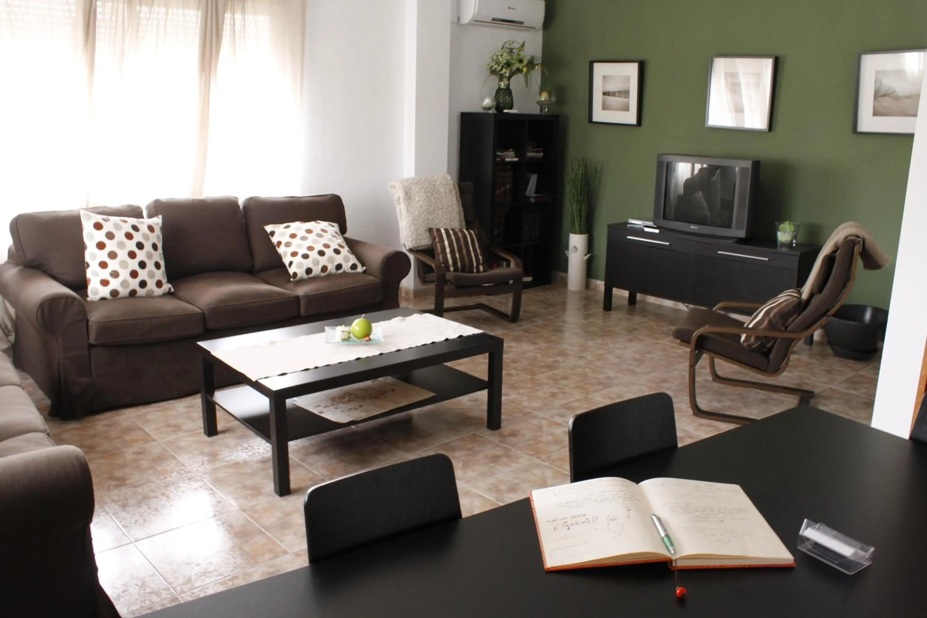 Communal lounge/ TV room in Apartamento Turístico La Ribera del Marco