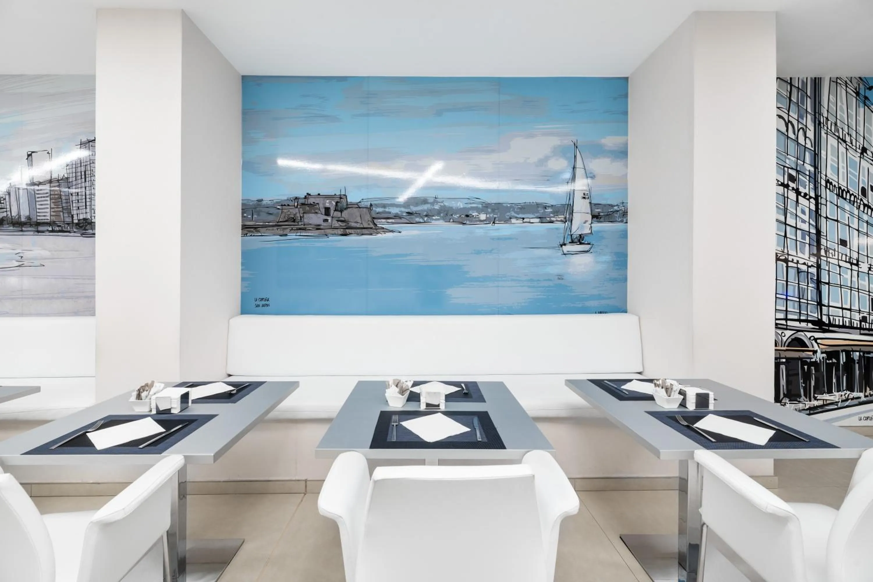 Lounge or bar in Eurostars Blue Coruña