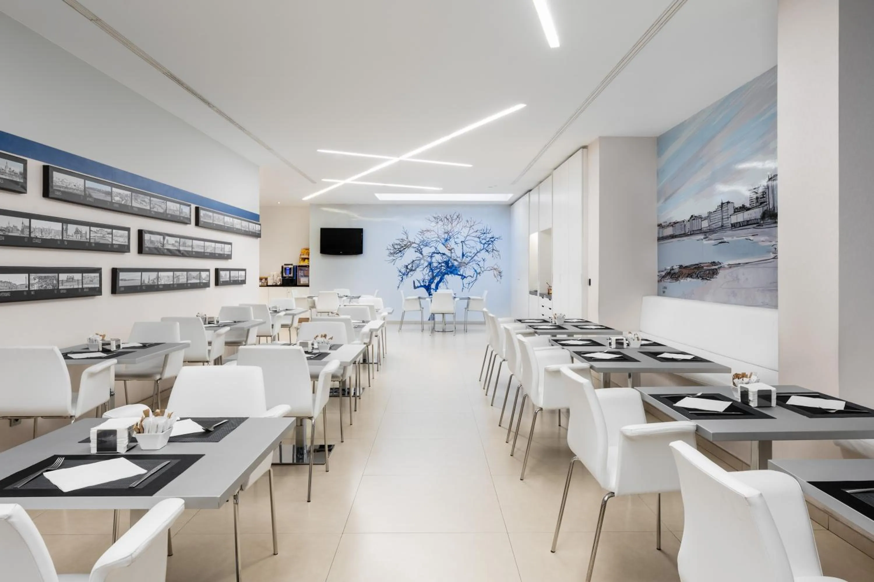 Restaurant/places to eat in Eurostars Blue Coruña