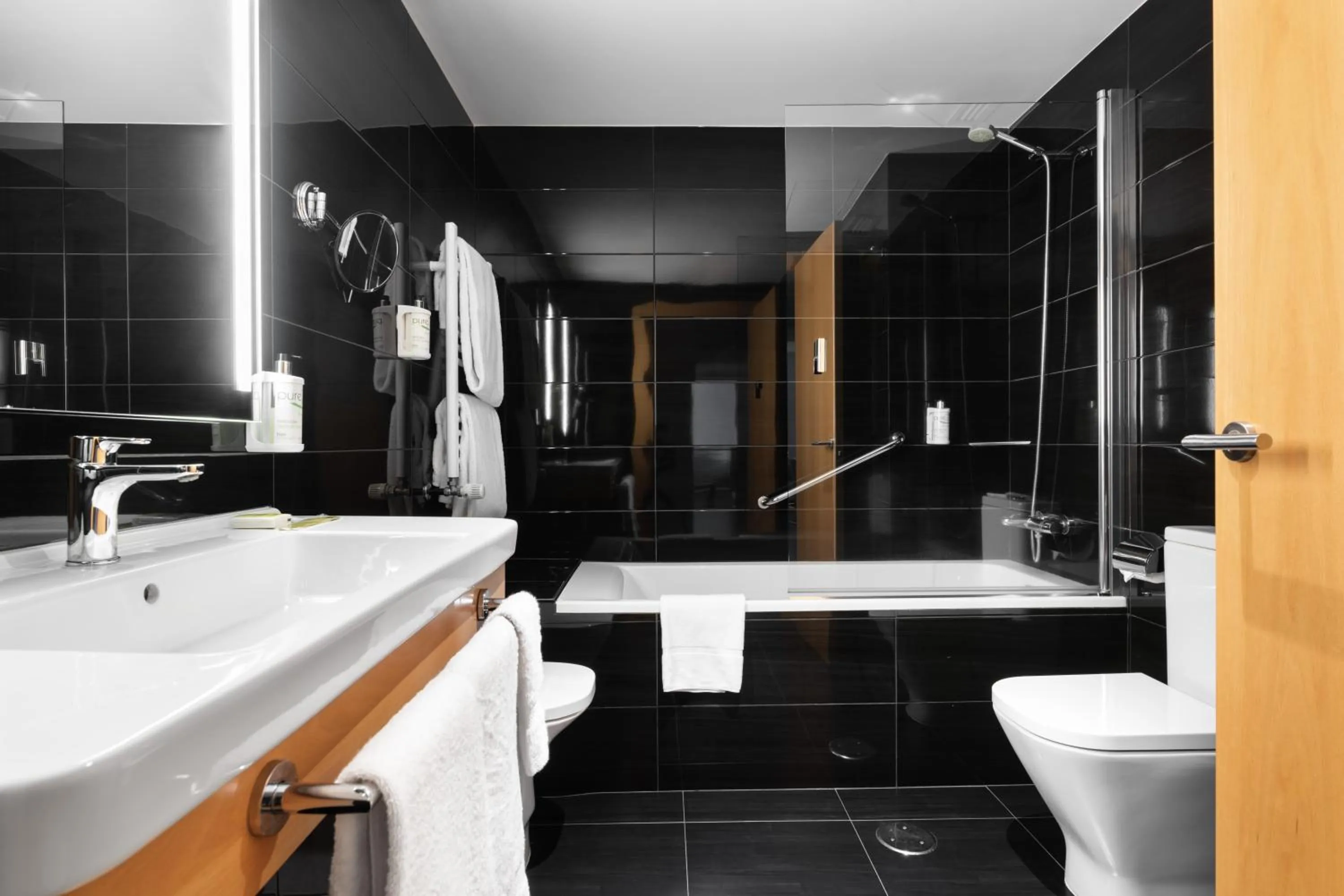 Toilet in Eurostars Blue Coruña