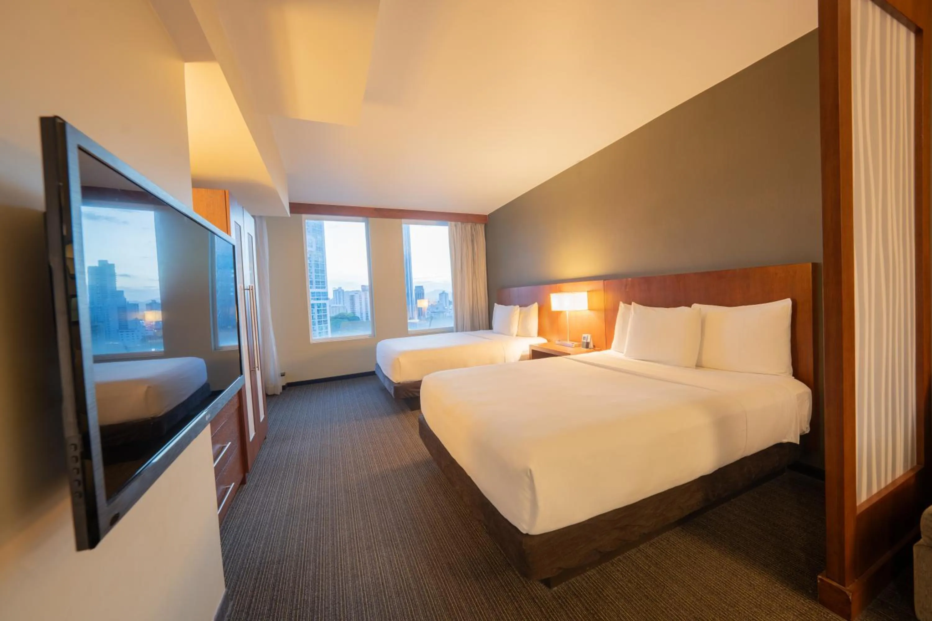 Bed in MARINN PLACE Financial District