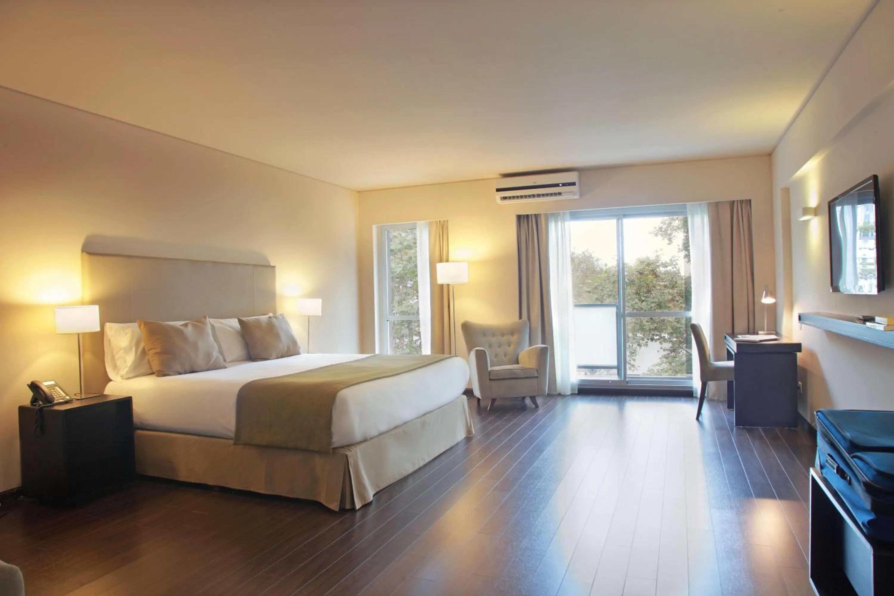 Photo of the whole room, Bed in Dazzler by Wyndham Buenos Aires Palermo