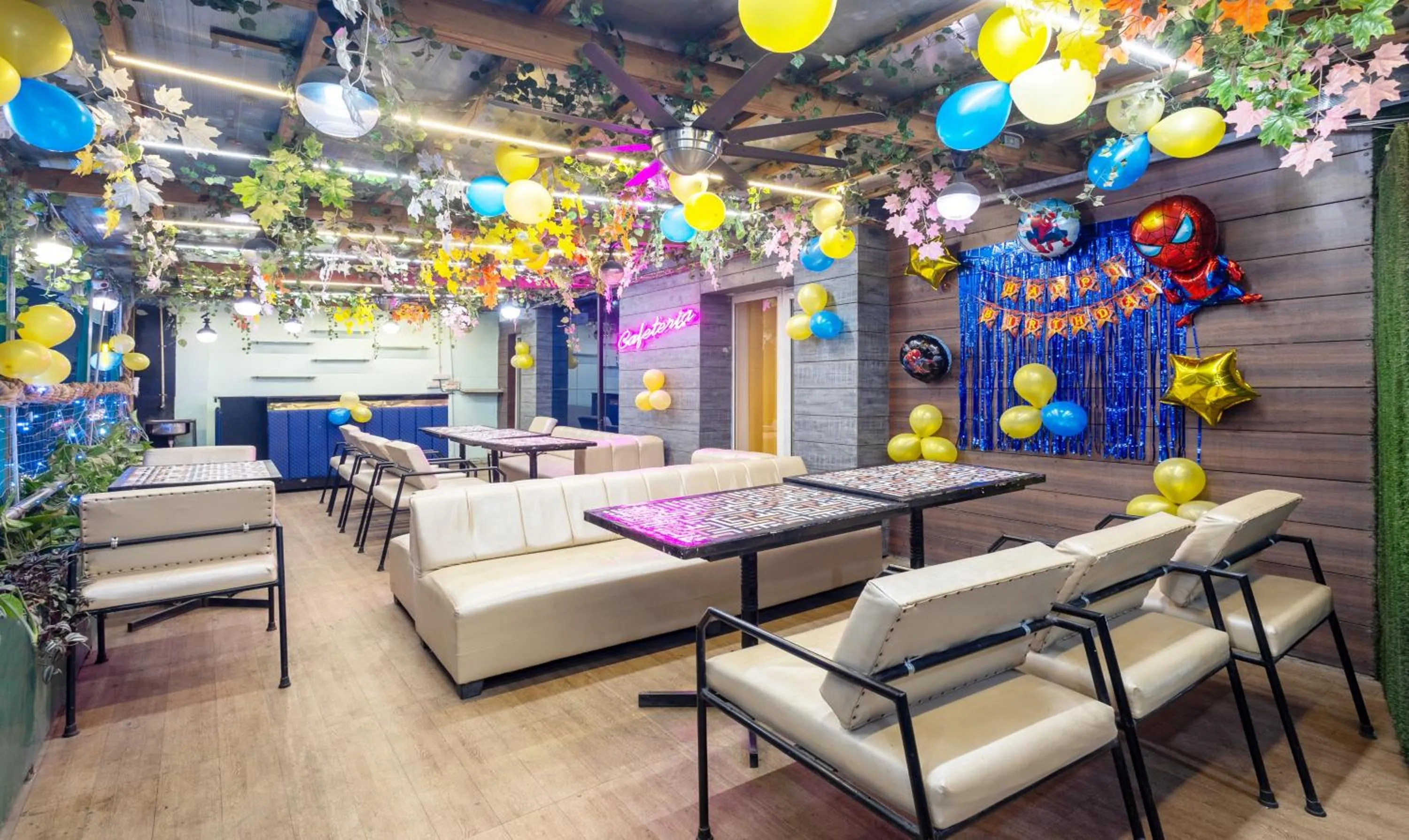 Restaurant/places to eat in Treebo Shakuntalam, Near Lucknow Airport