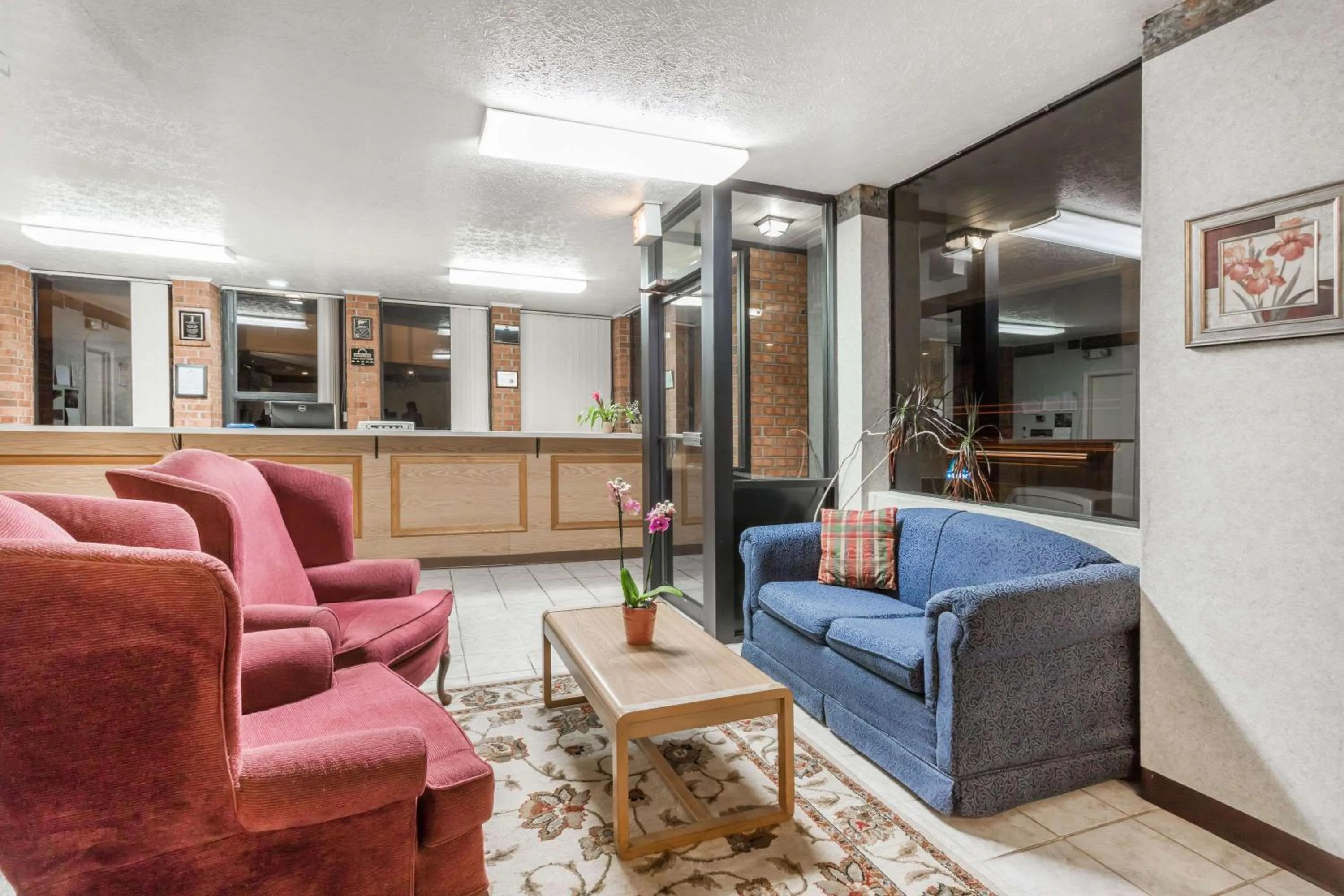 Lobby or reception in Days Inn by Wyndham Bedford