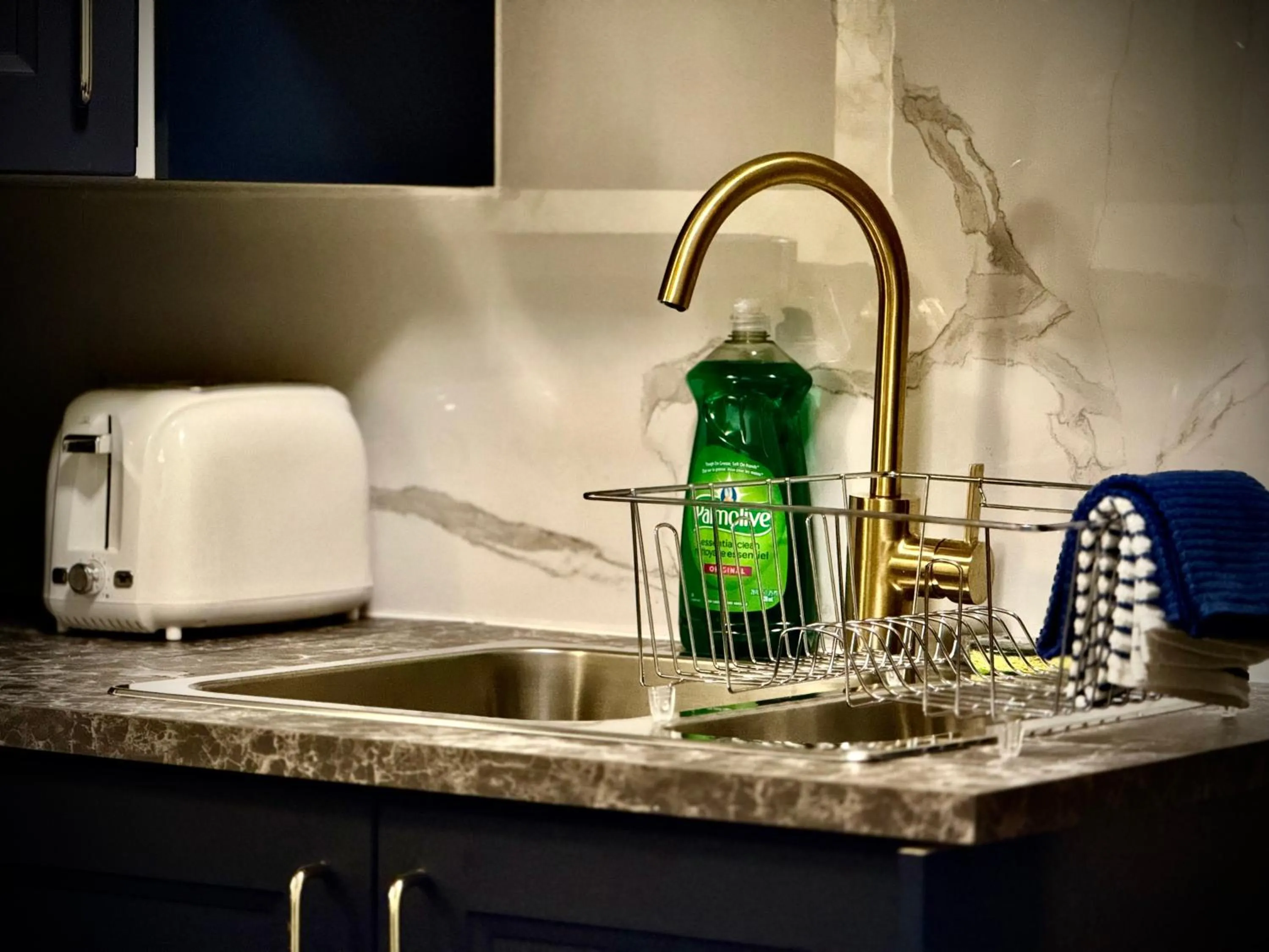 Kitchen or kitchenette in Royal Oak Inn