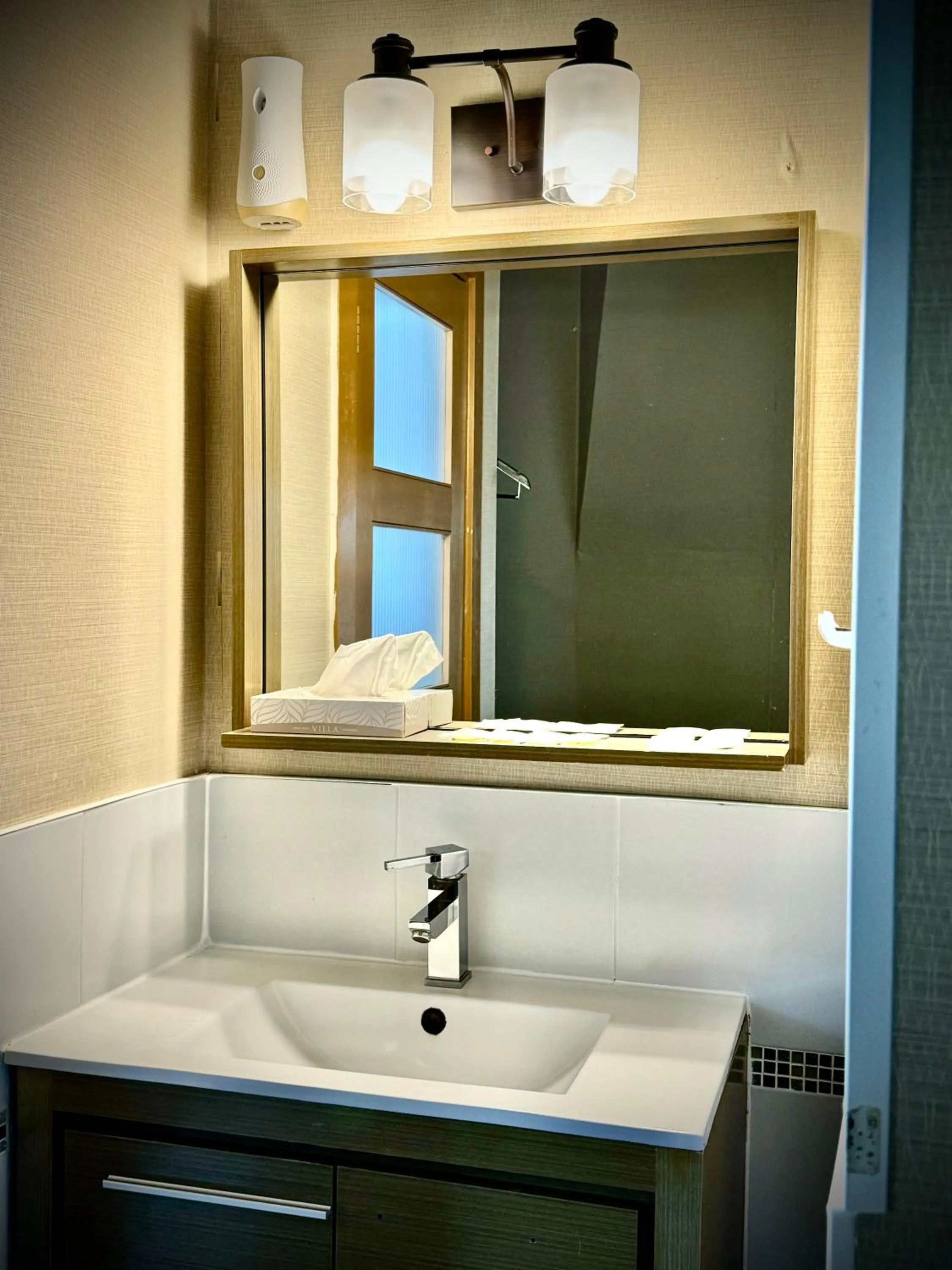 Bathroom in Royal Oak Inn