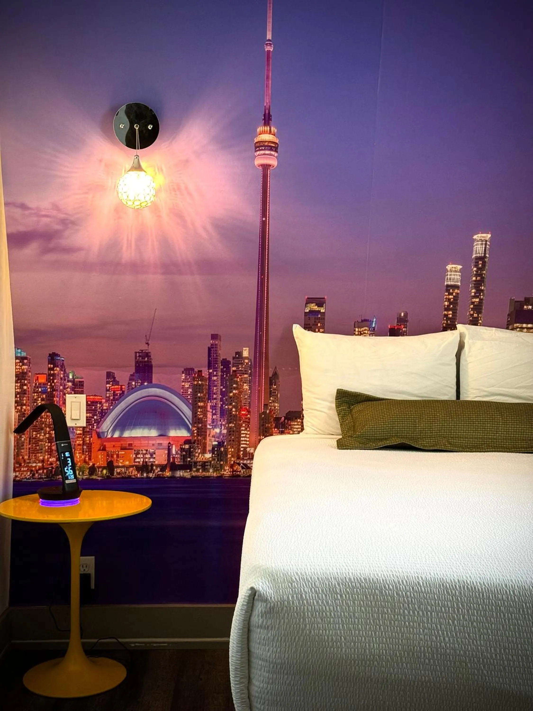 Bedroom, Bed in Royal Oak Inn