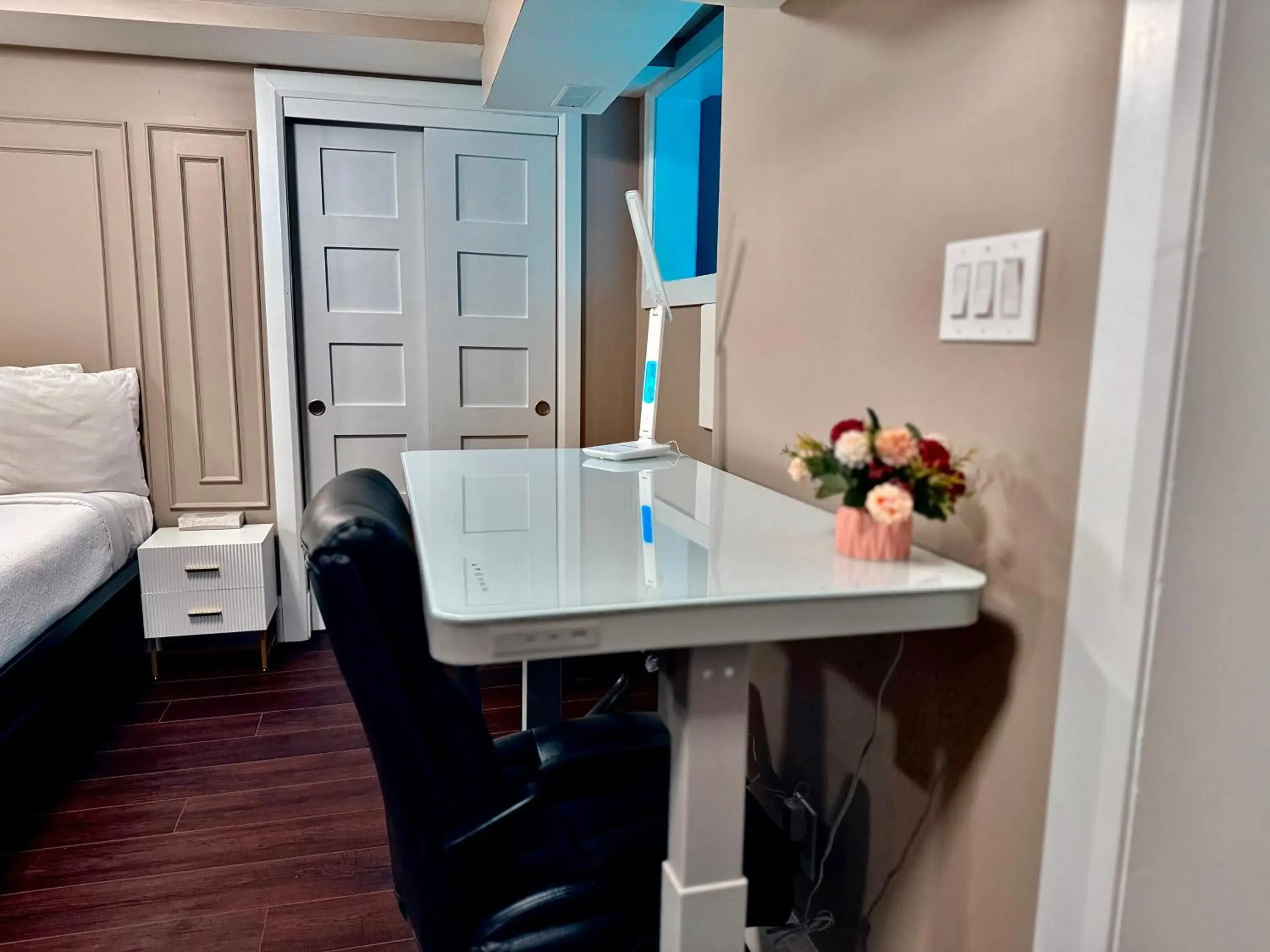 Studio Apartment in Royal Oak Inn Studio Apartment in Royal Oak Inn