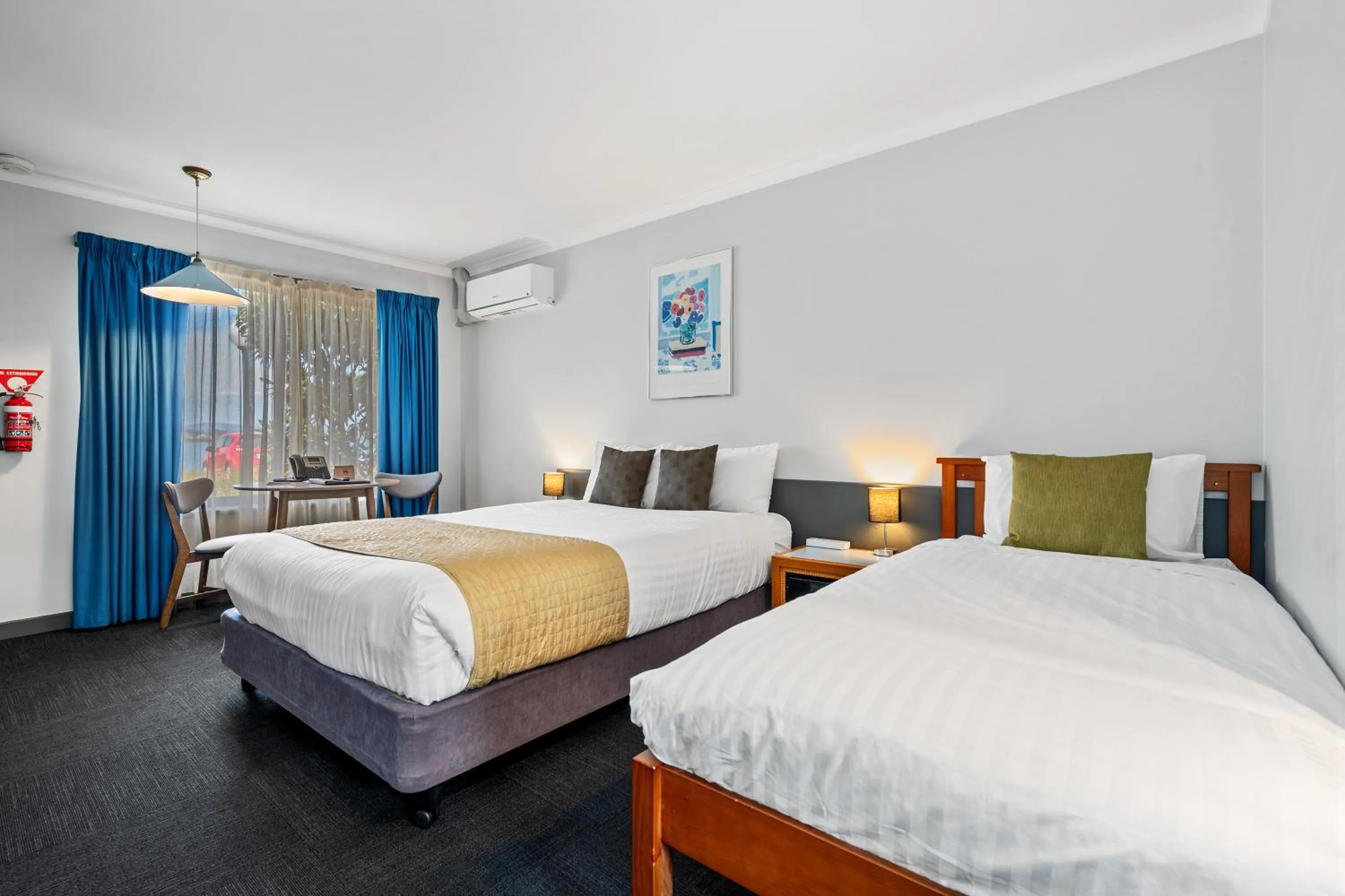 Bed in Comfort Inn The Pier