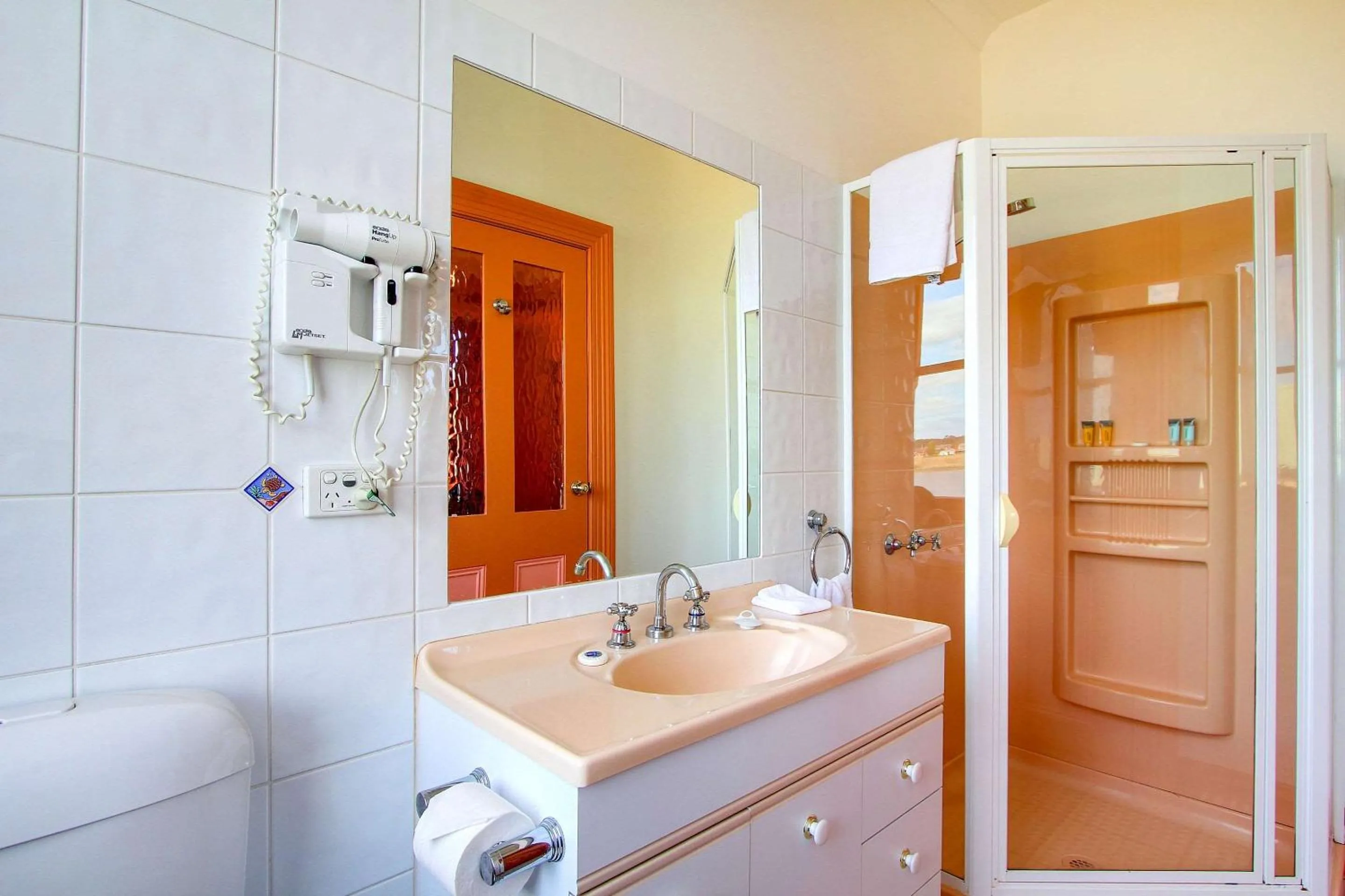 Bathroom in Comfort Inn The Pier