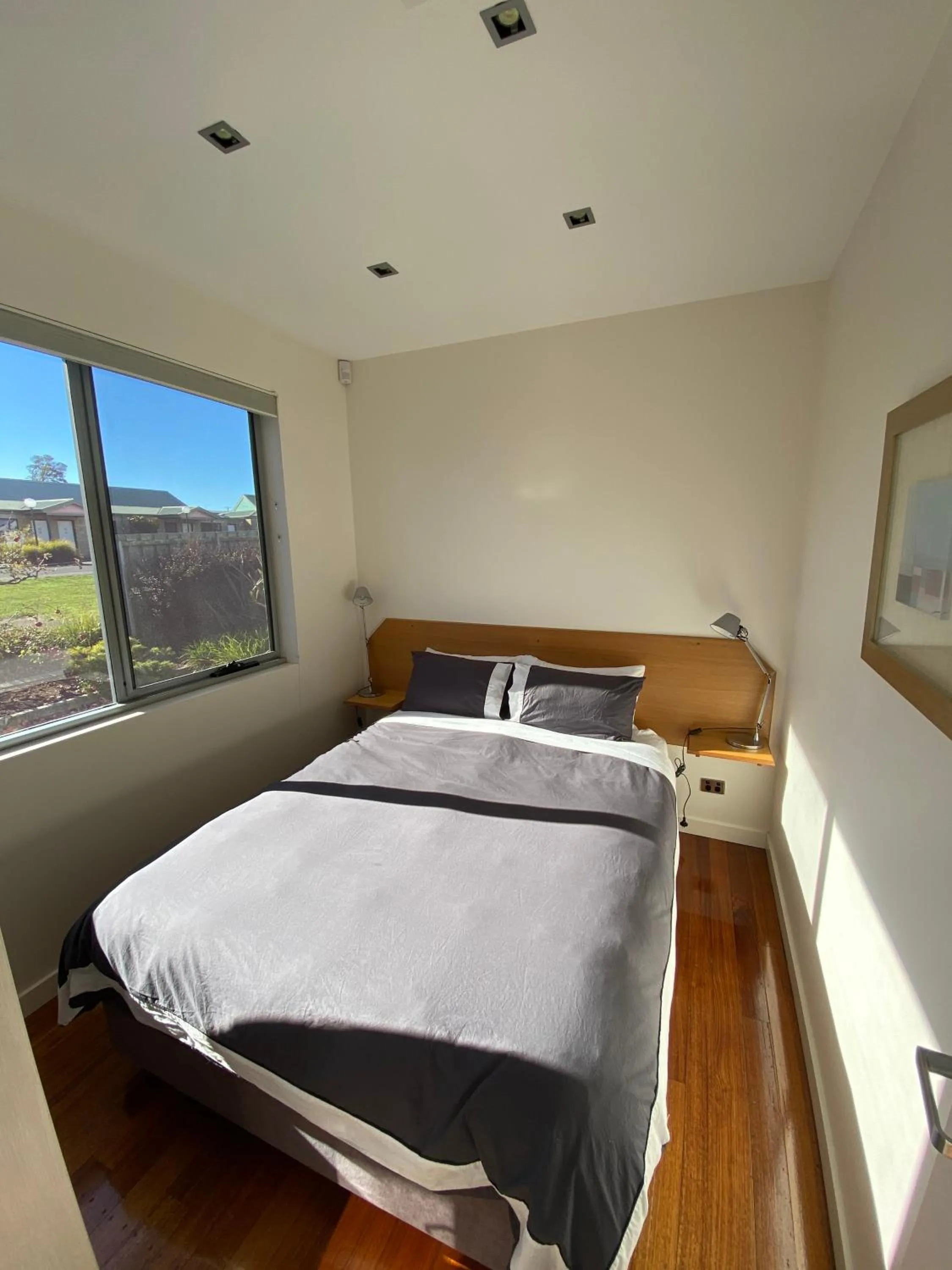 Bed in Comfort Inn The Pier