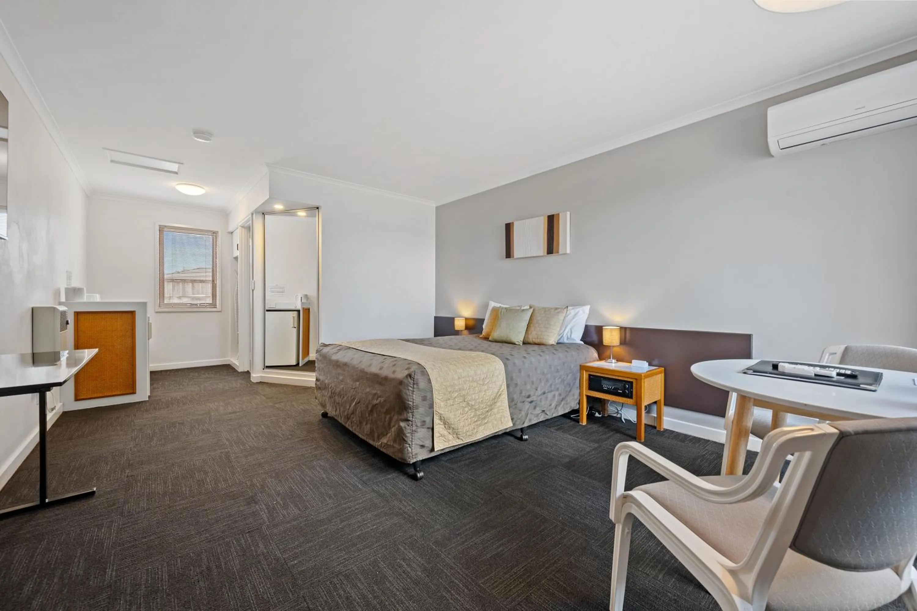 Bed in Comfort Inn The Pier