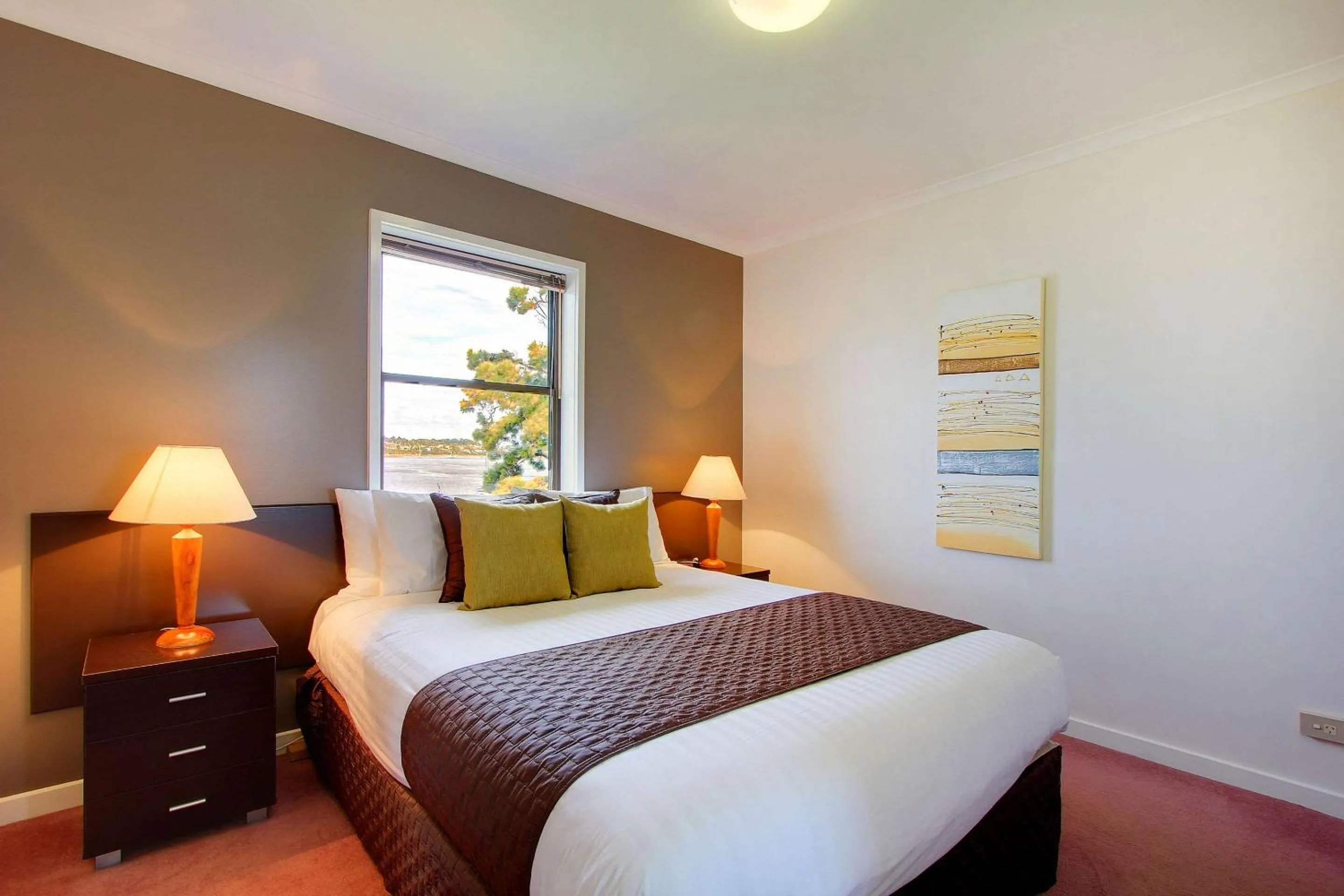 Photo of the whole room, Bed in Comfort Inn The Pier