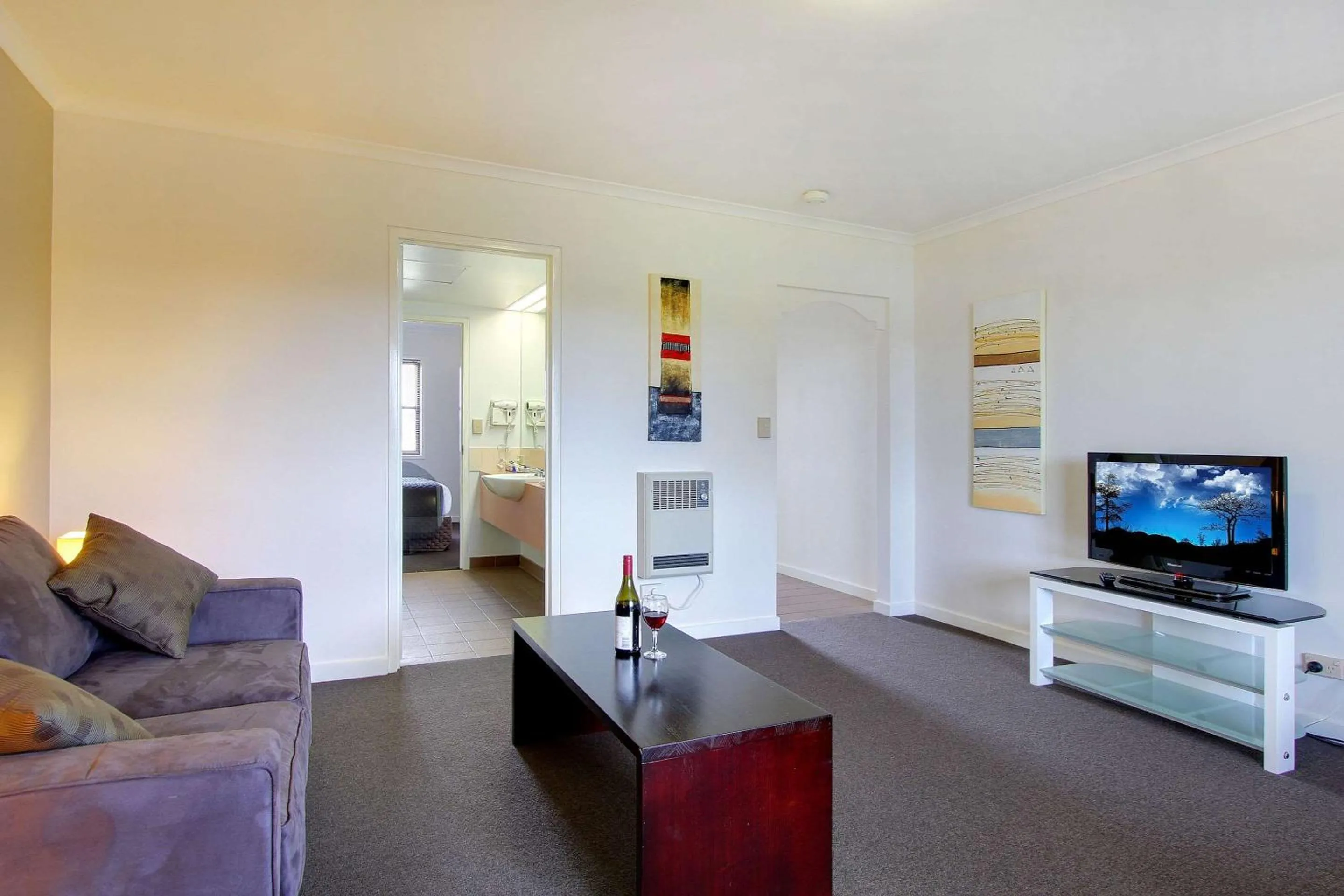 Photo of the whole room in Comfort Inn The Pier