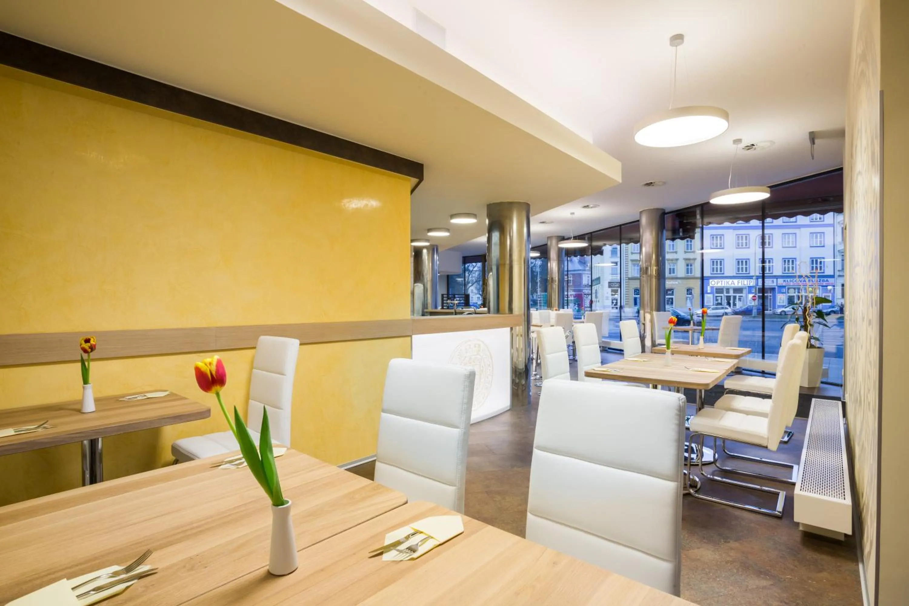 Restaurant/places to eat in Hotel Koruna