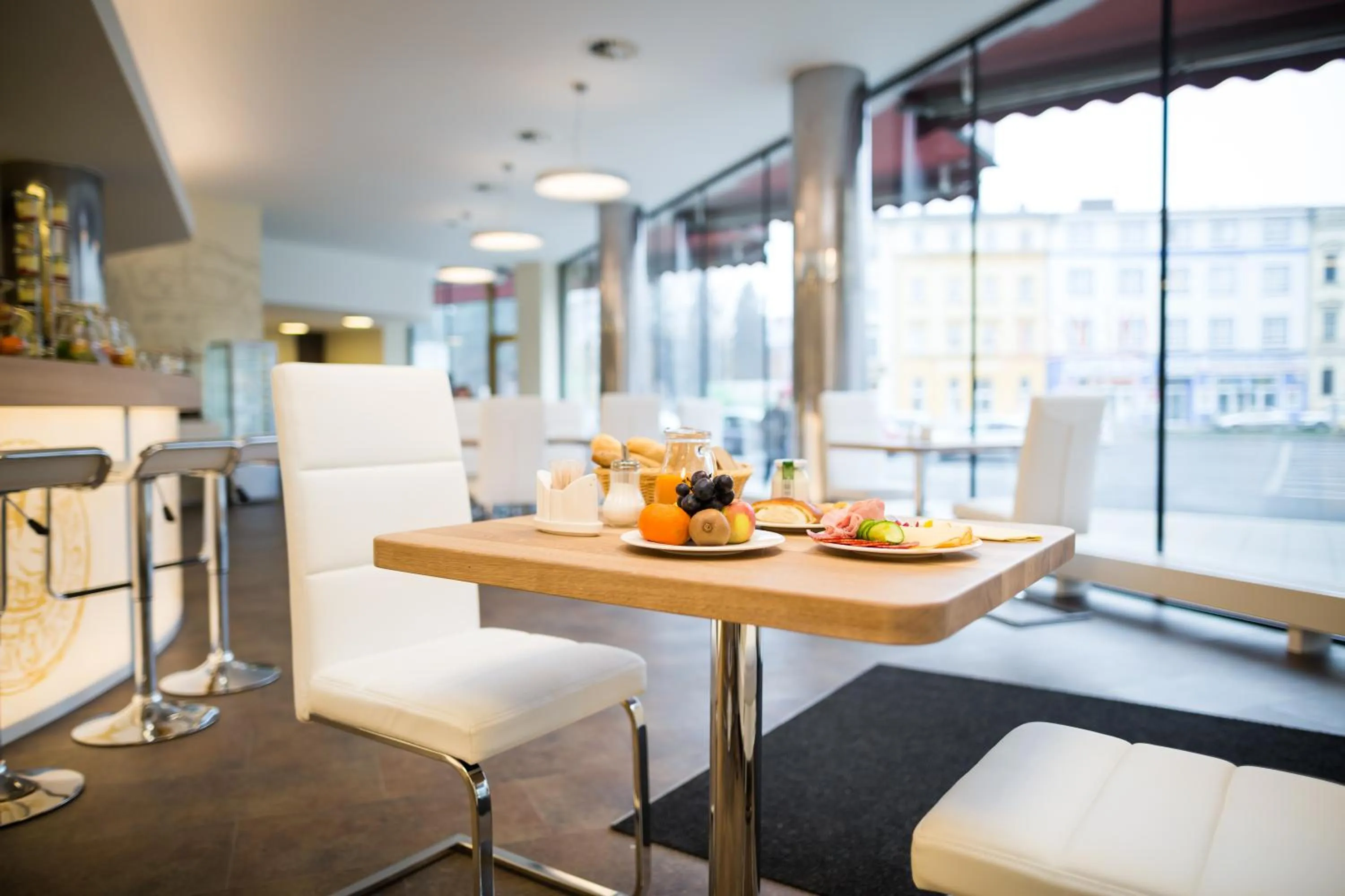 Restaurant/places to eat in Hotel Koruna