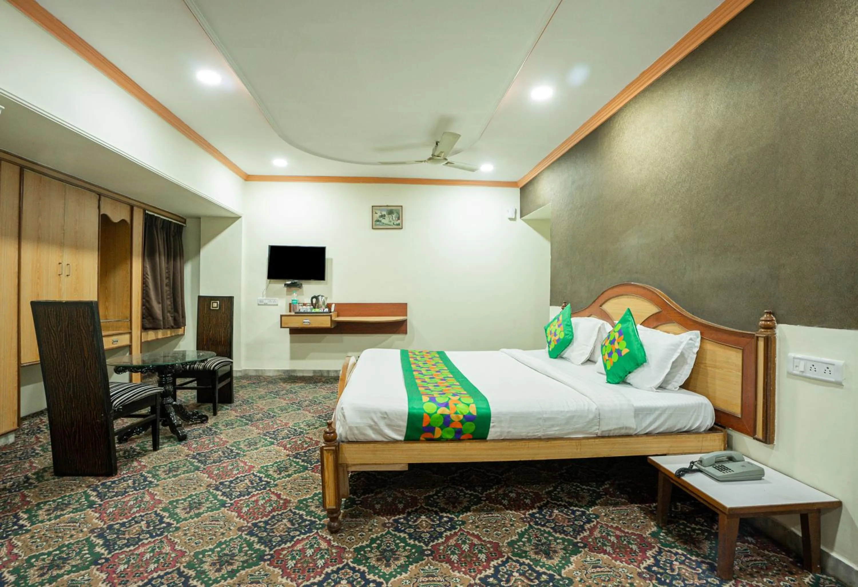 Bedroom in Treebo Edge Raipur Railway Station
