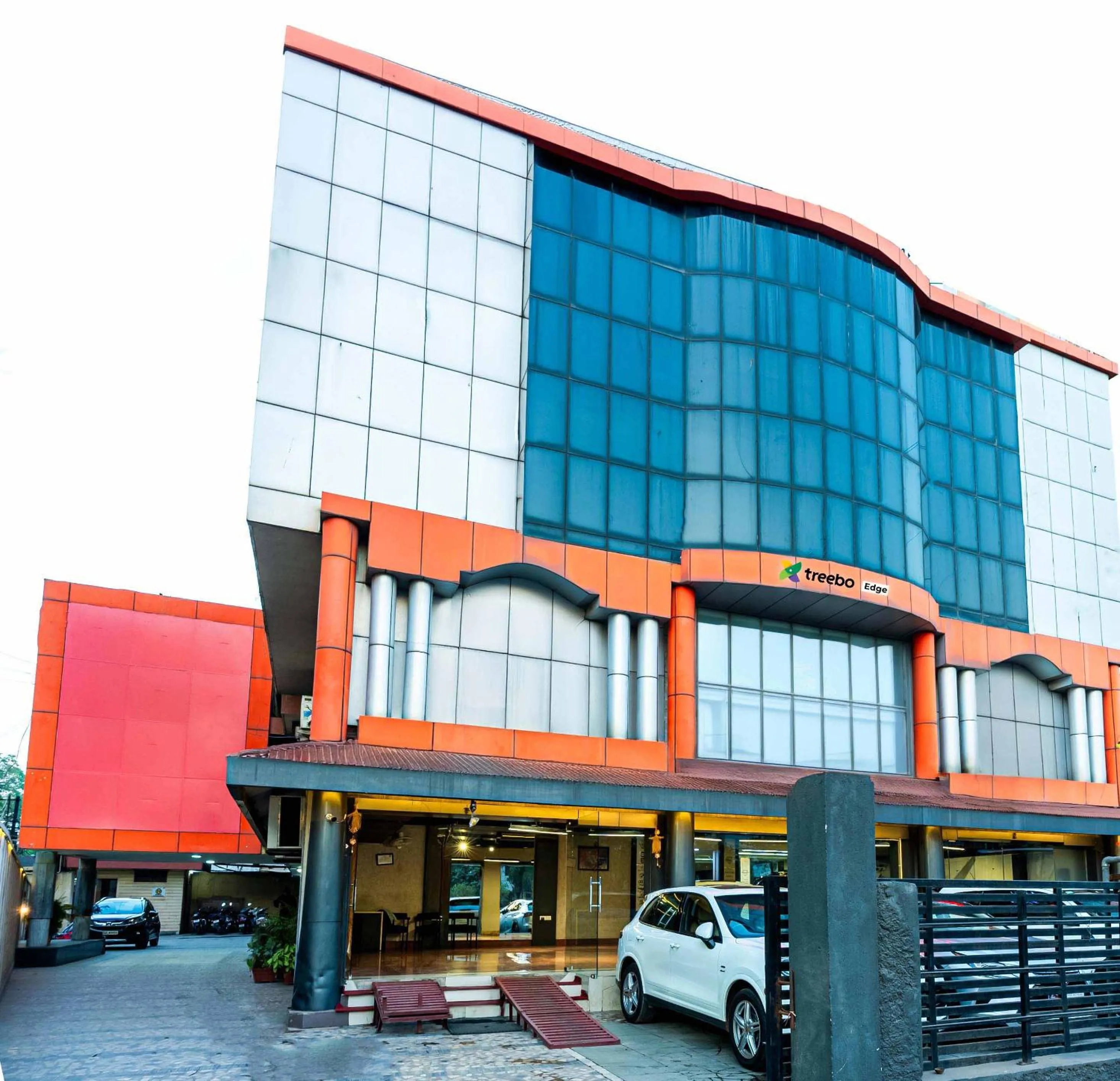 Property building in Treebo Edge Raipur Railway Station