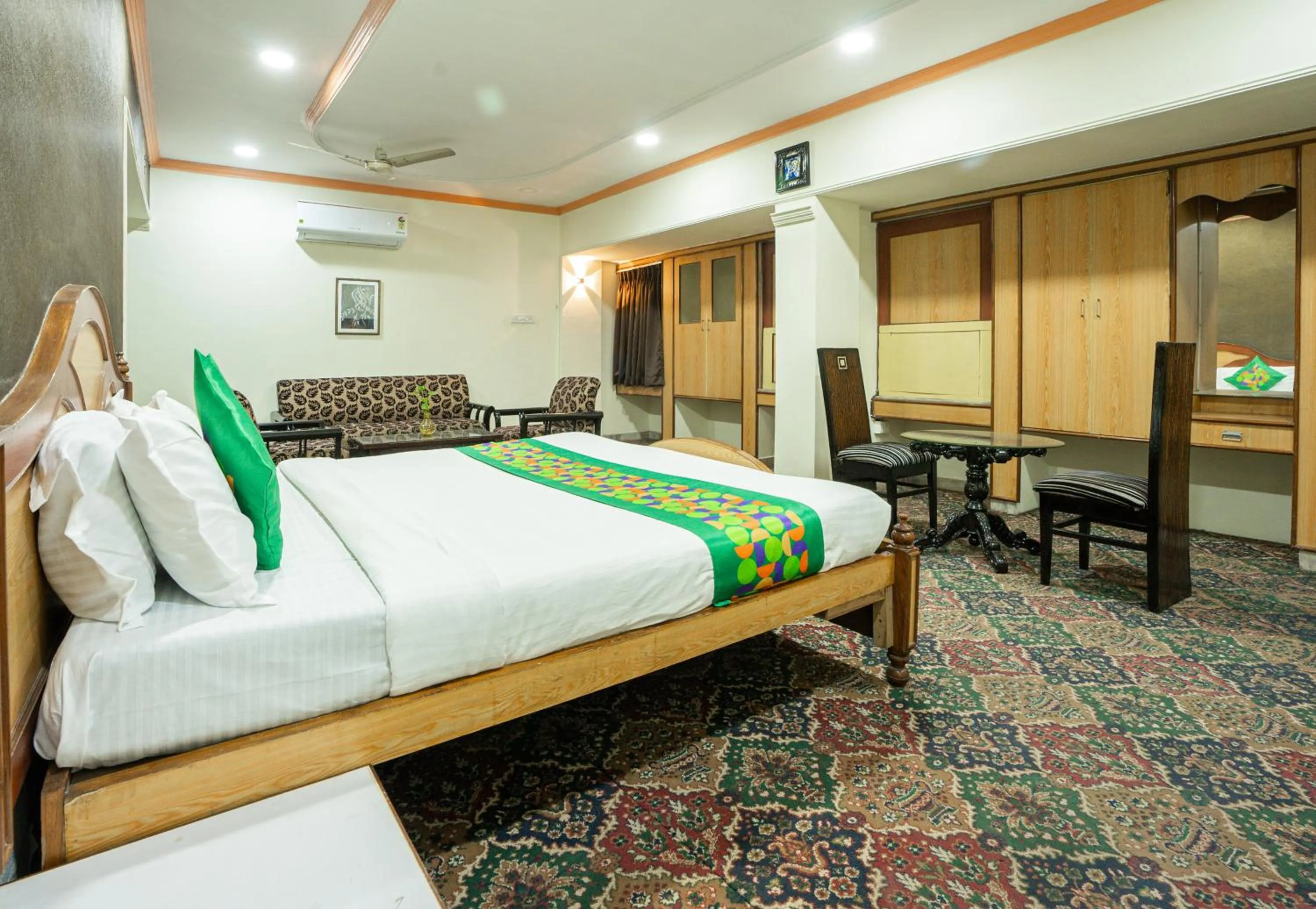 Bedroom in Treebo Edge Raipur Railway Station