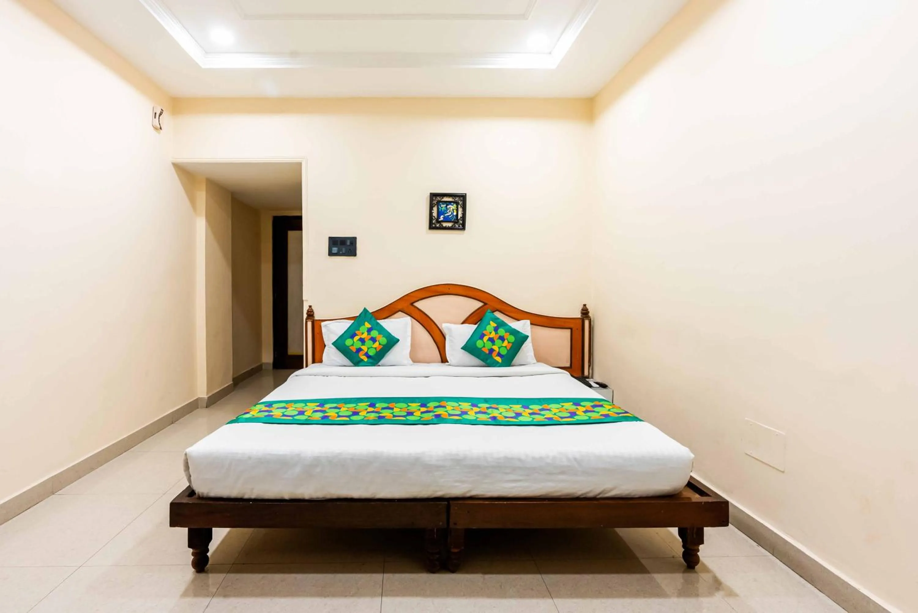 Bedroom in Treebo Edge Raipur Railway Station