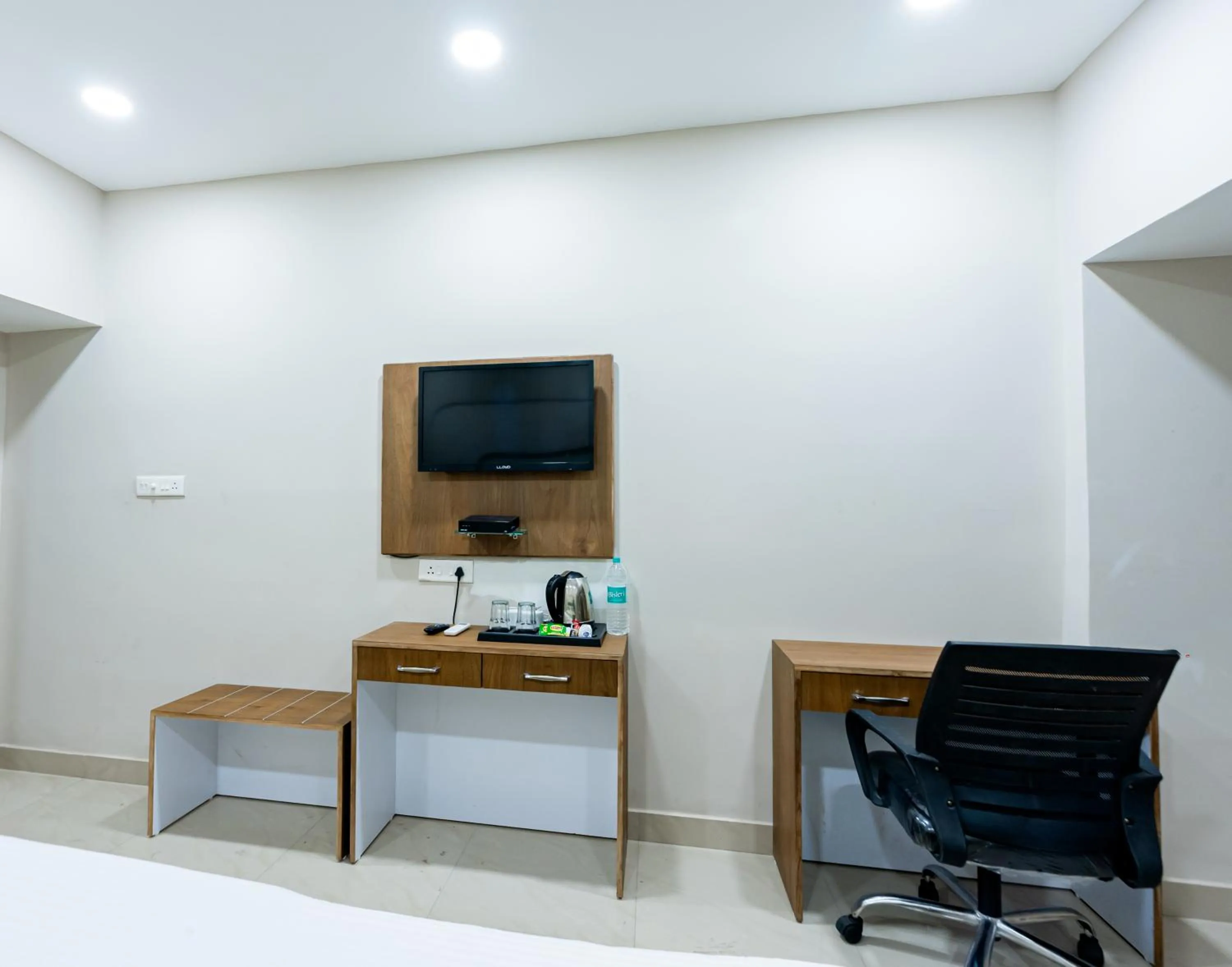 Bedroom in Treebo Edge Raipur Railway Station