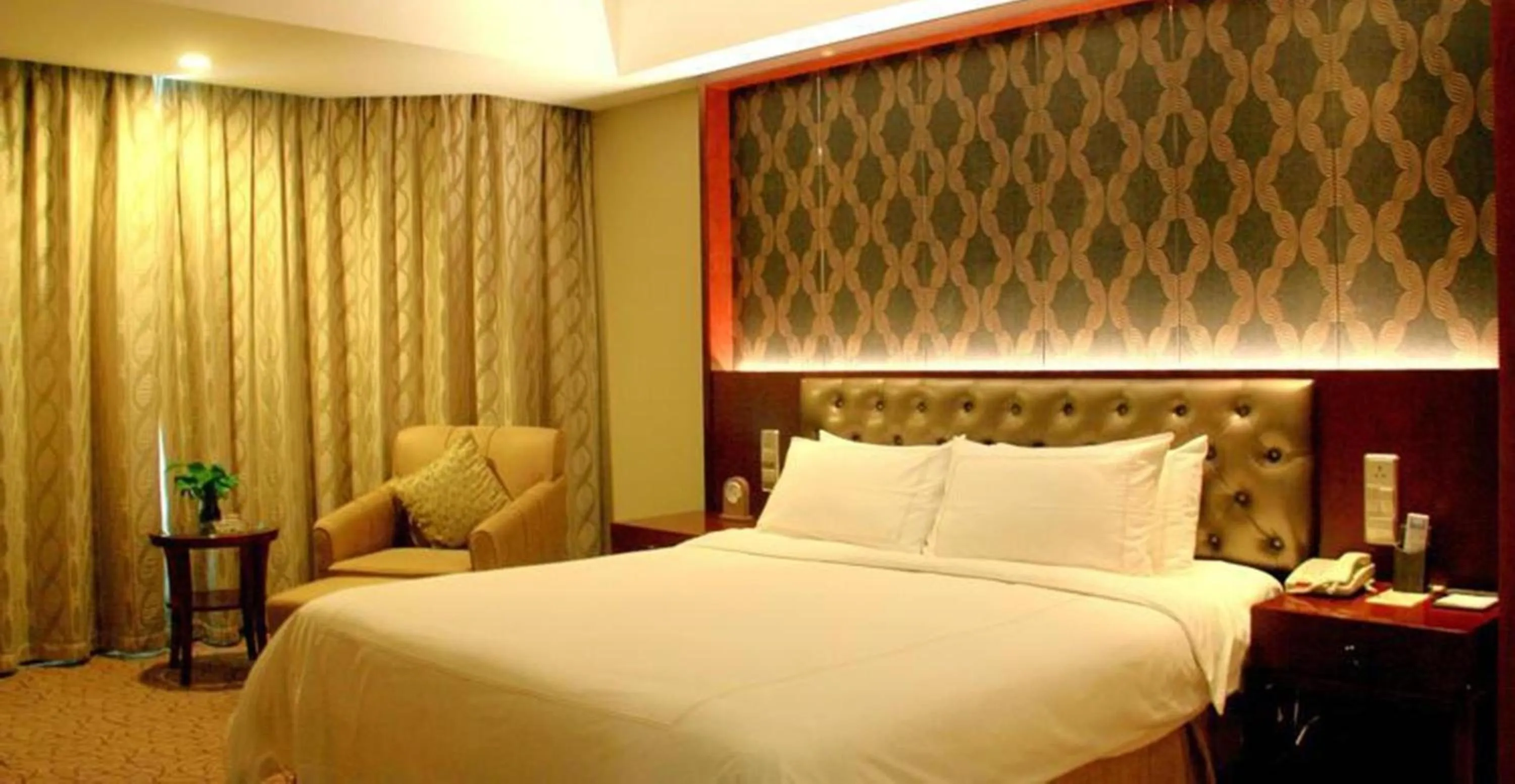 Bedroom, Bed in Shu Guang International Hotel