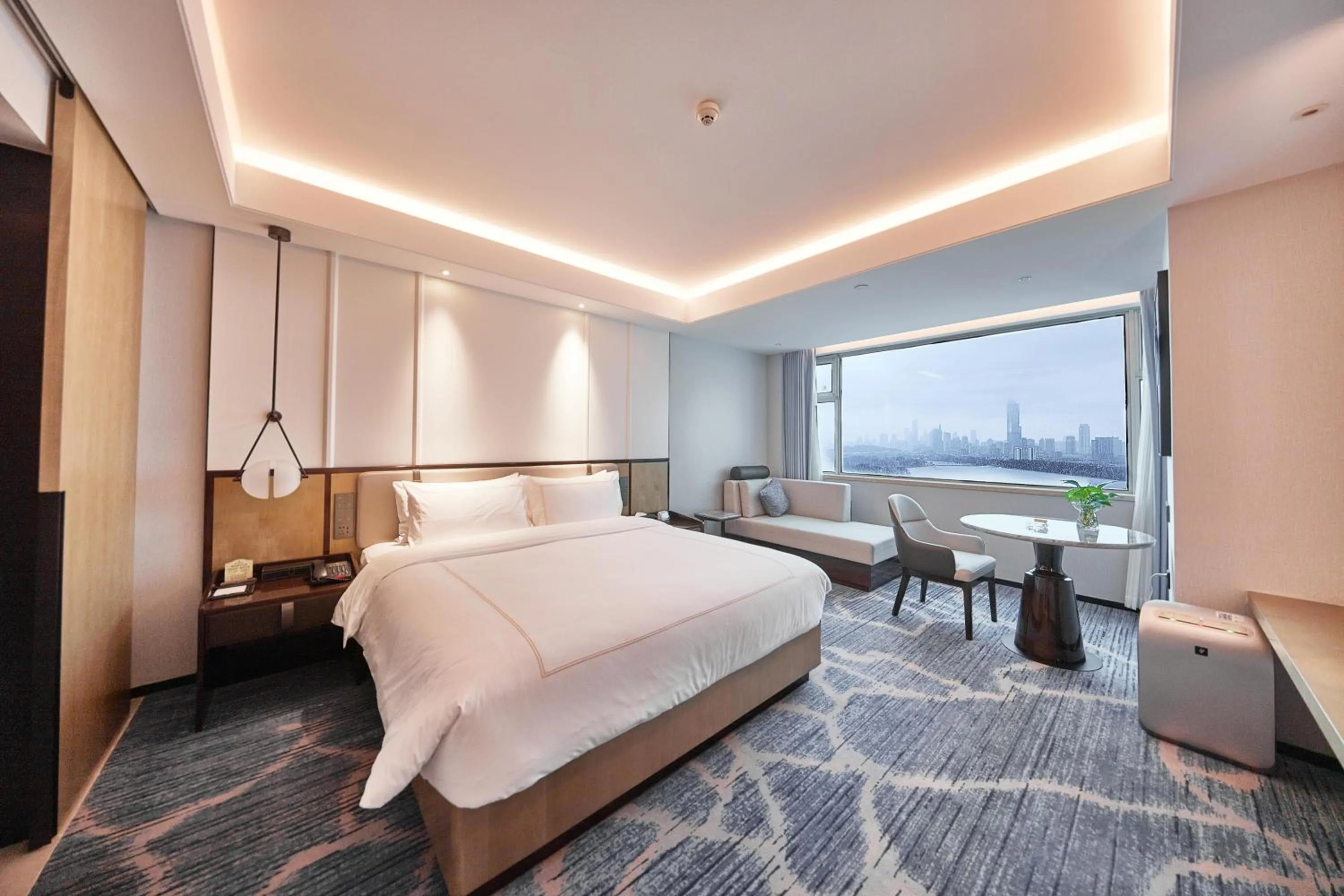 Photo of the whole room, Bed in Shu Guang International Hotel