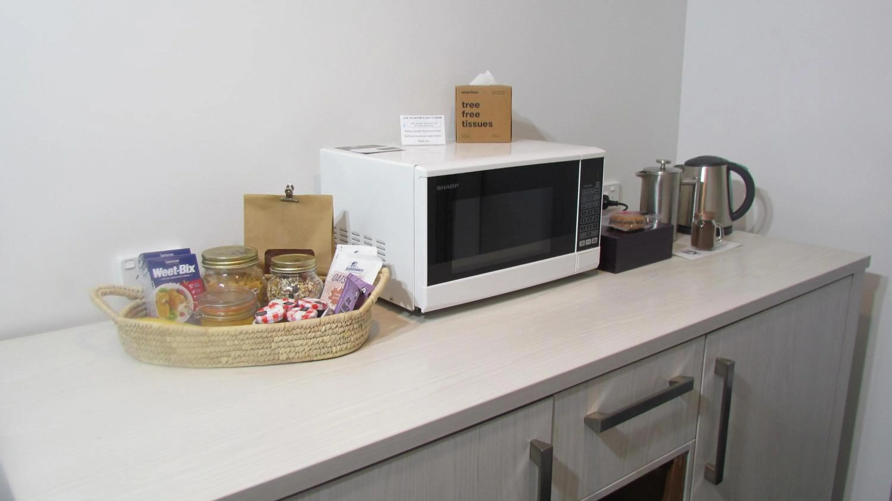 Coffee/tea facilities in Tongariro Suites