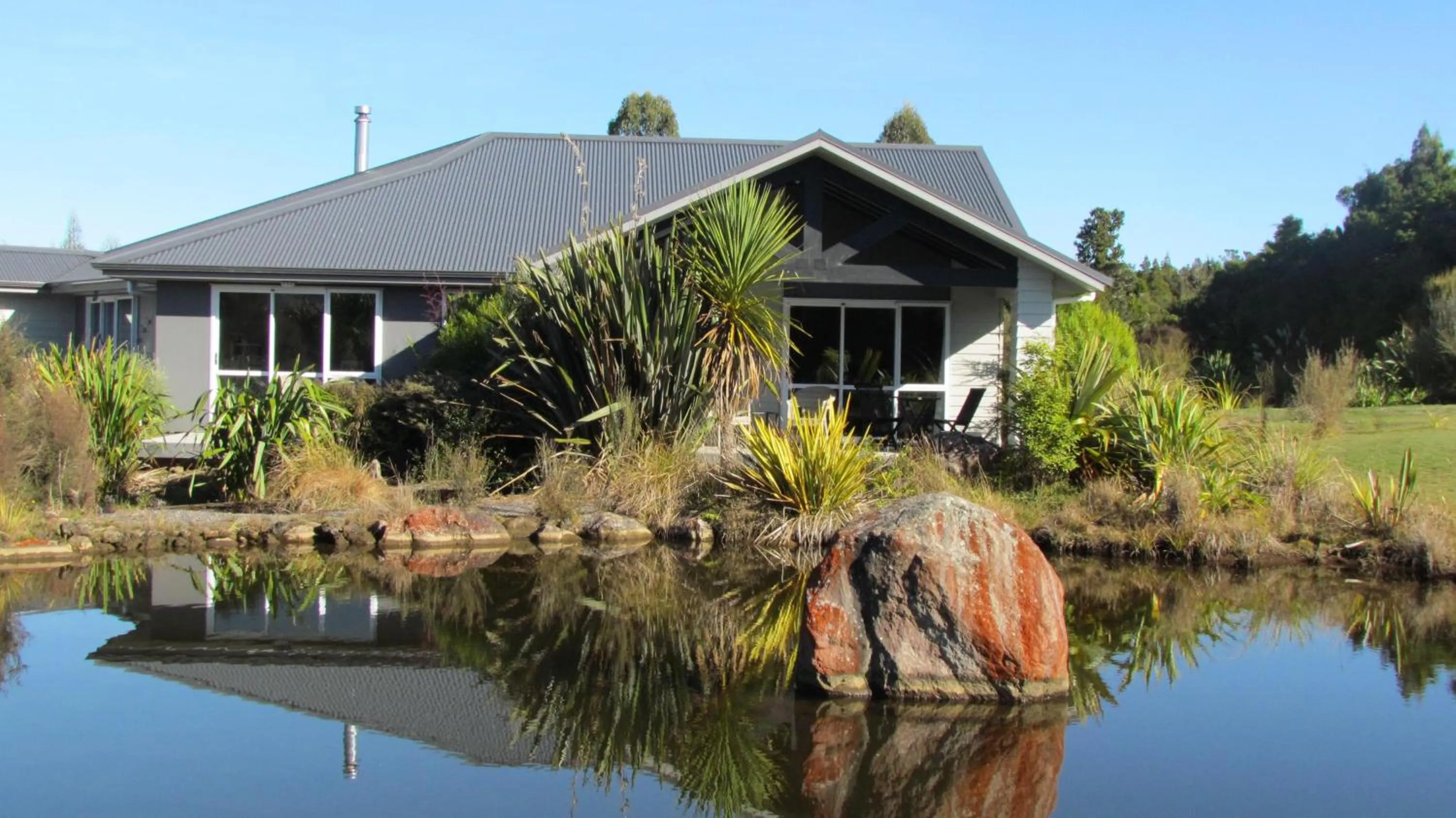Property building in Tongariro Suites
