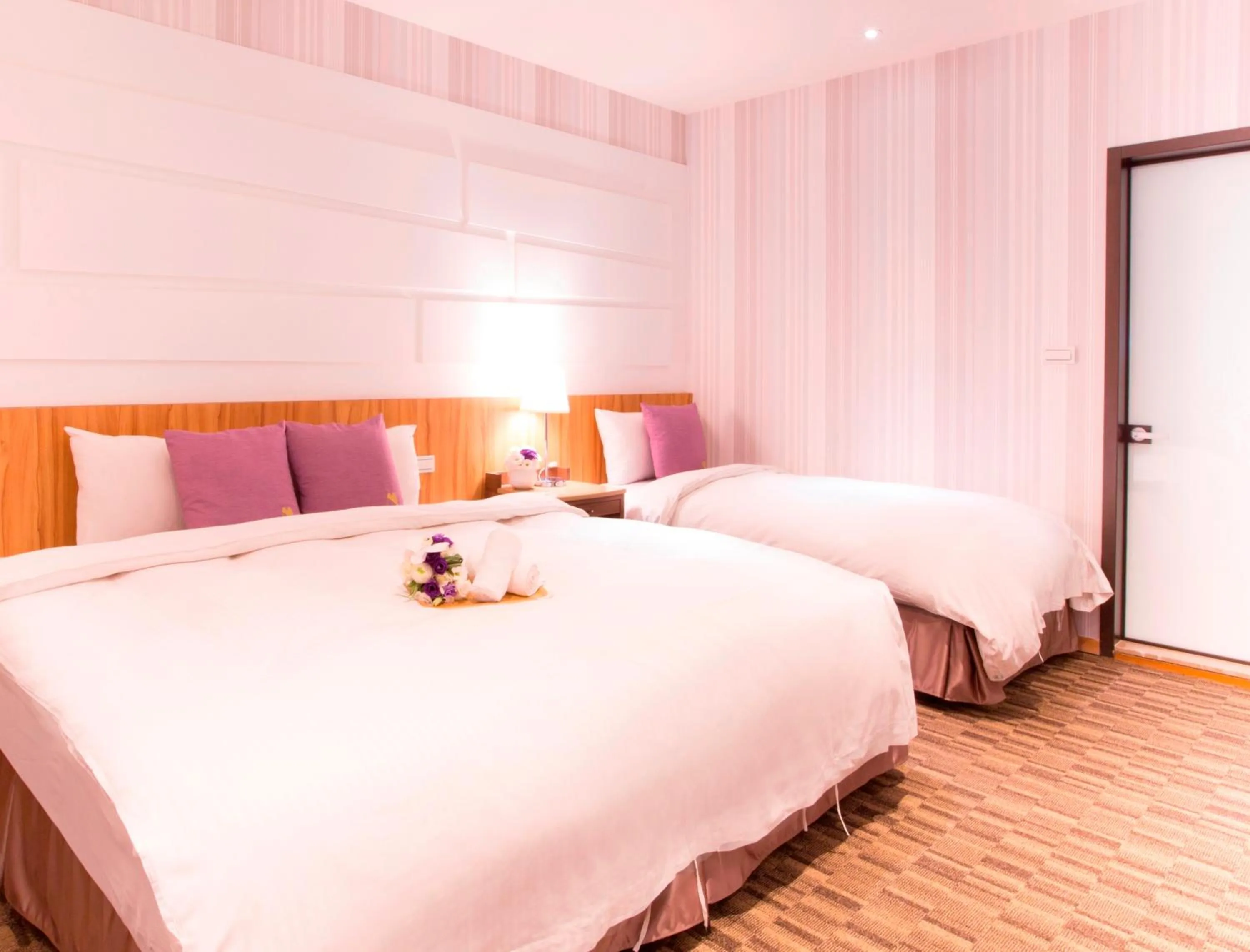 Photo of the whole room, Bed in Muzik Hotel - Ximending Xining Branch