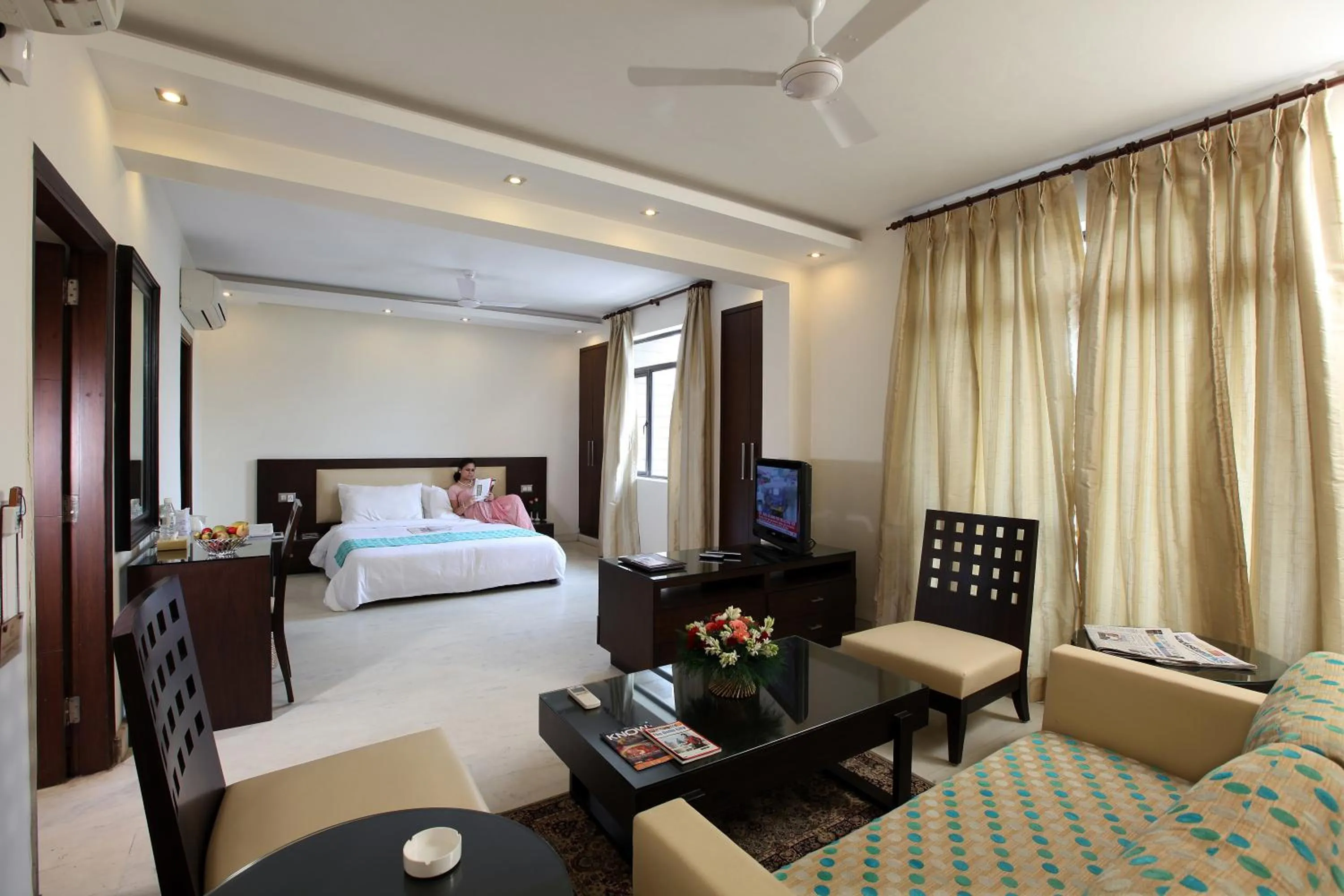 Bedroom in The Legend Inn Delhi