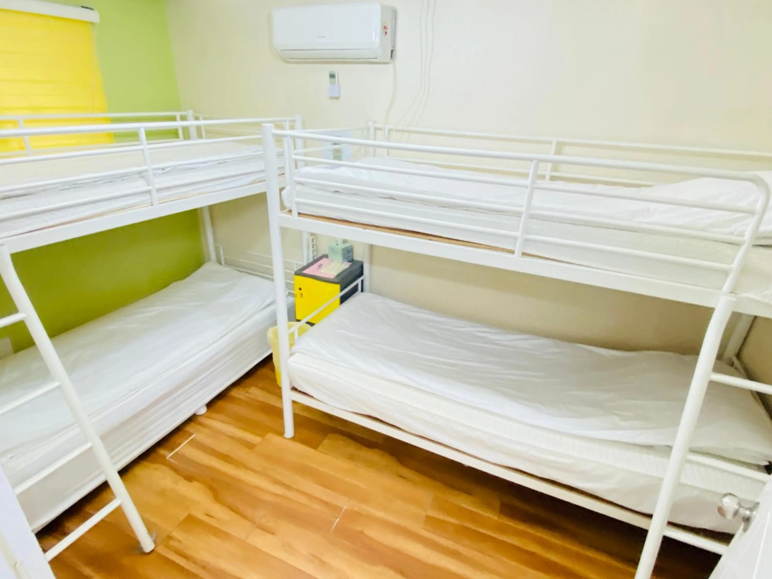 Photo of the whole room, Bed in Aroha Guesthouse Seoul Station