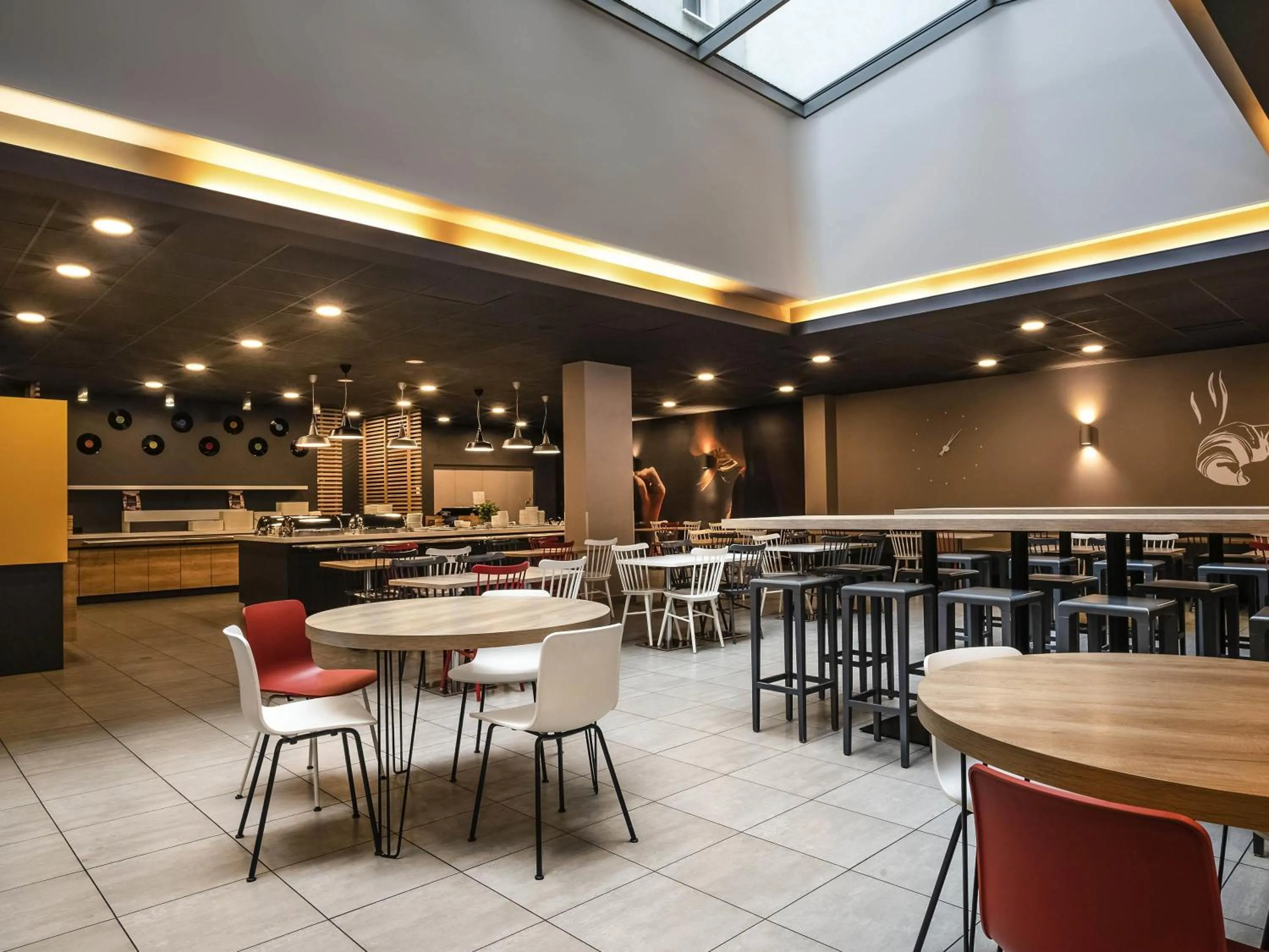 Restaurant/places to eat in Ibis Praha Old Town