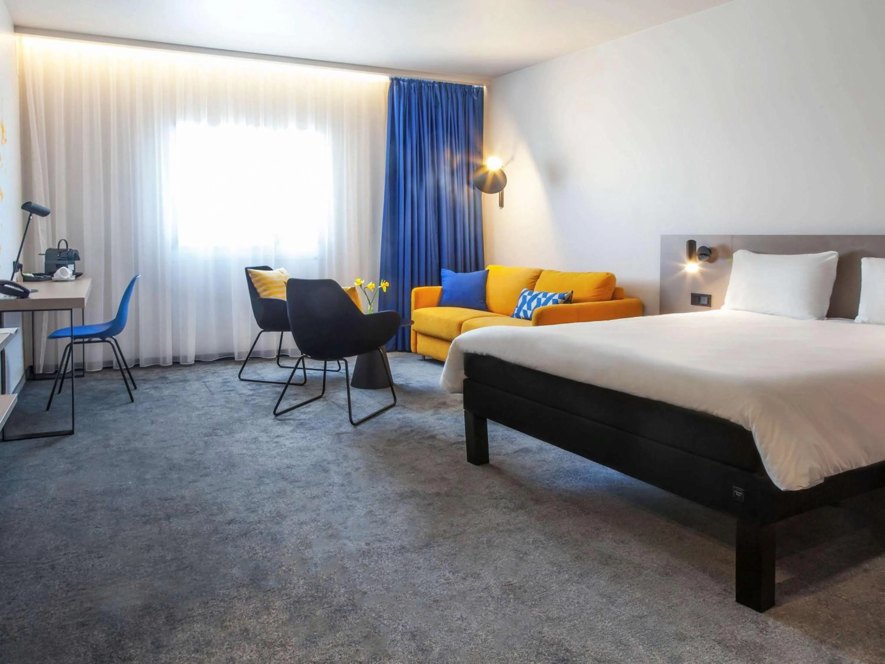 Photo of the whole room, Bed in Ibis Praha Old Town