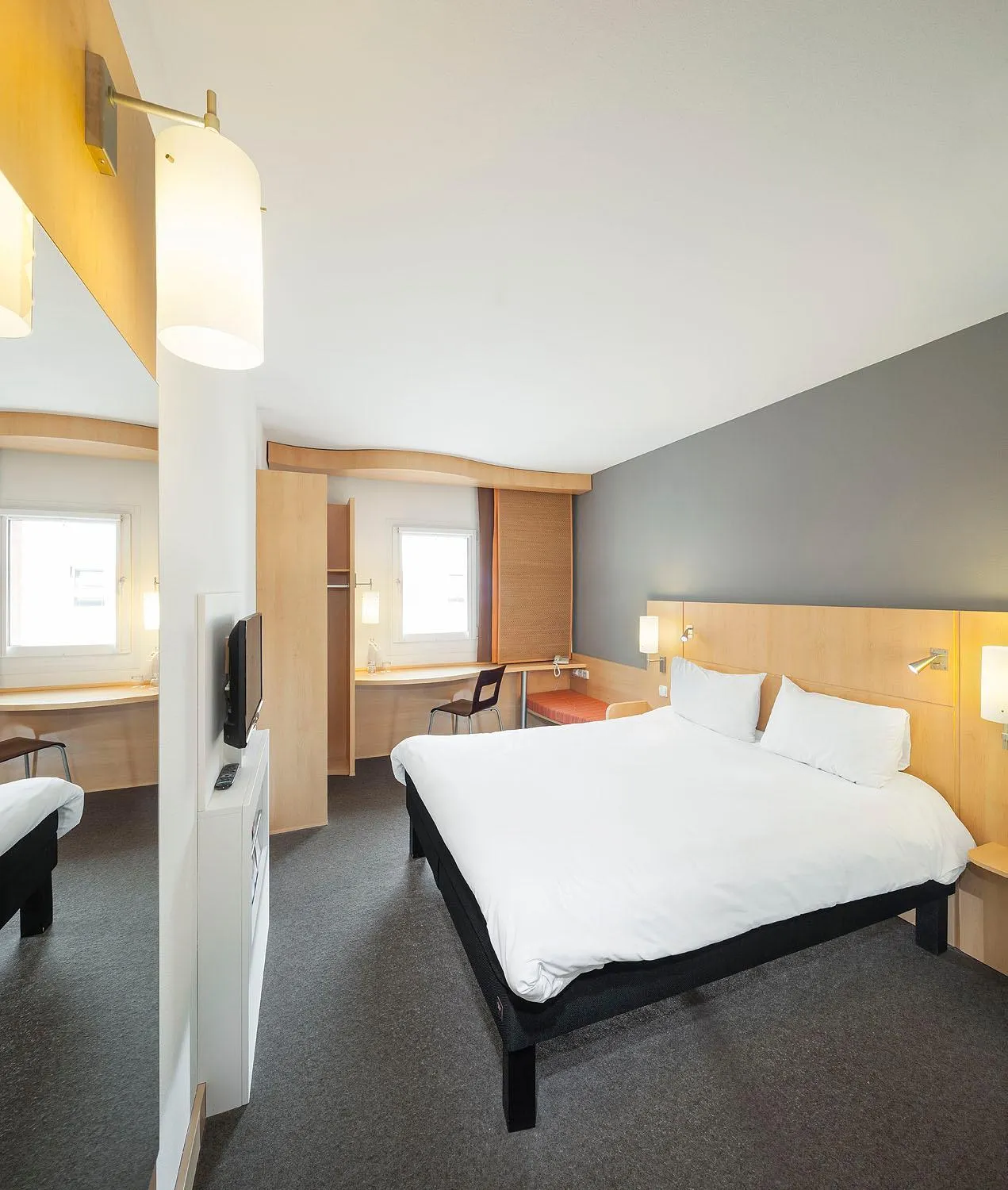 Bed in Ibis Praha Old Town