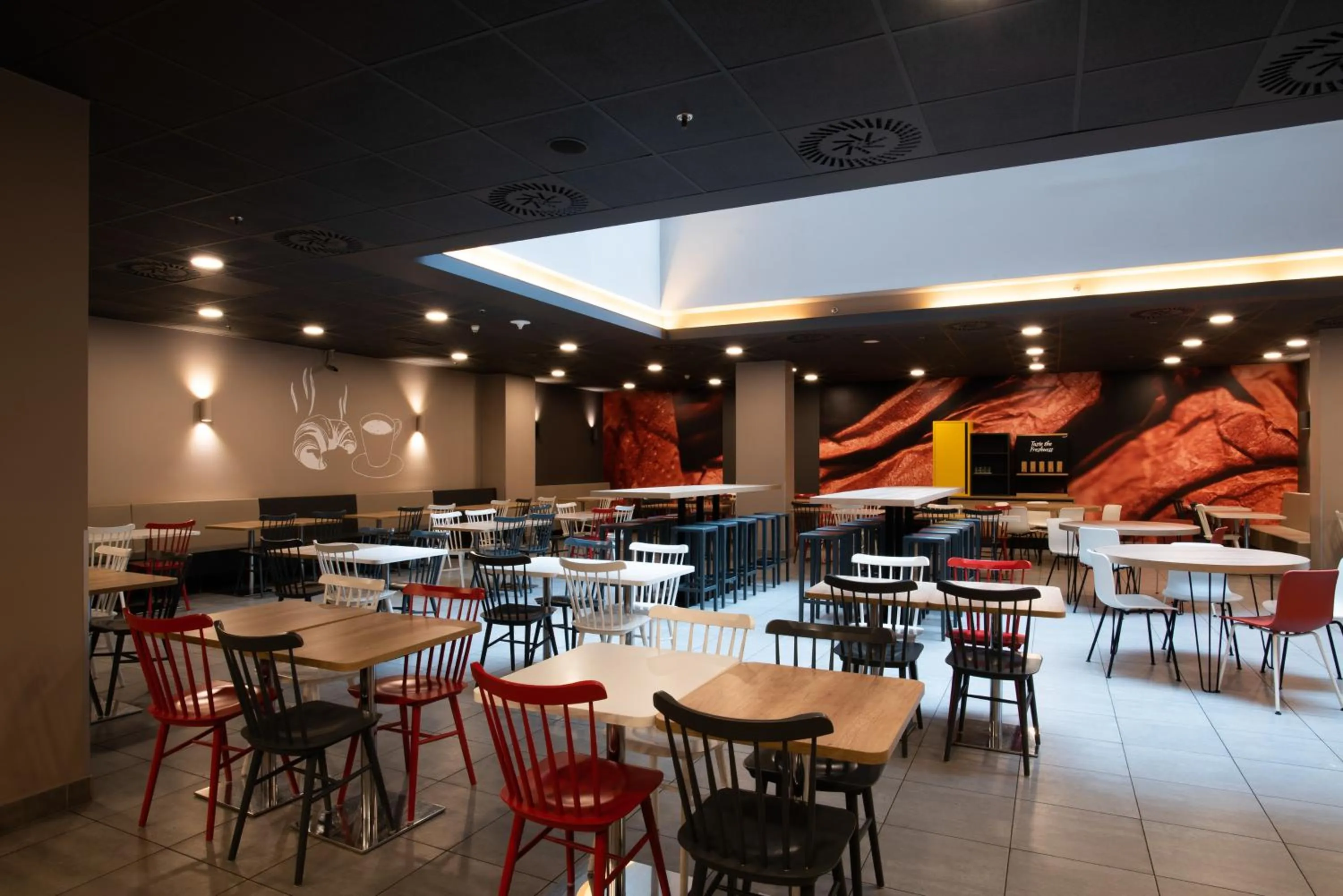 Restaurant/places to eat in Ibis Praha Old Town