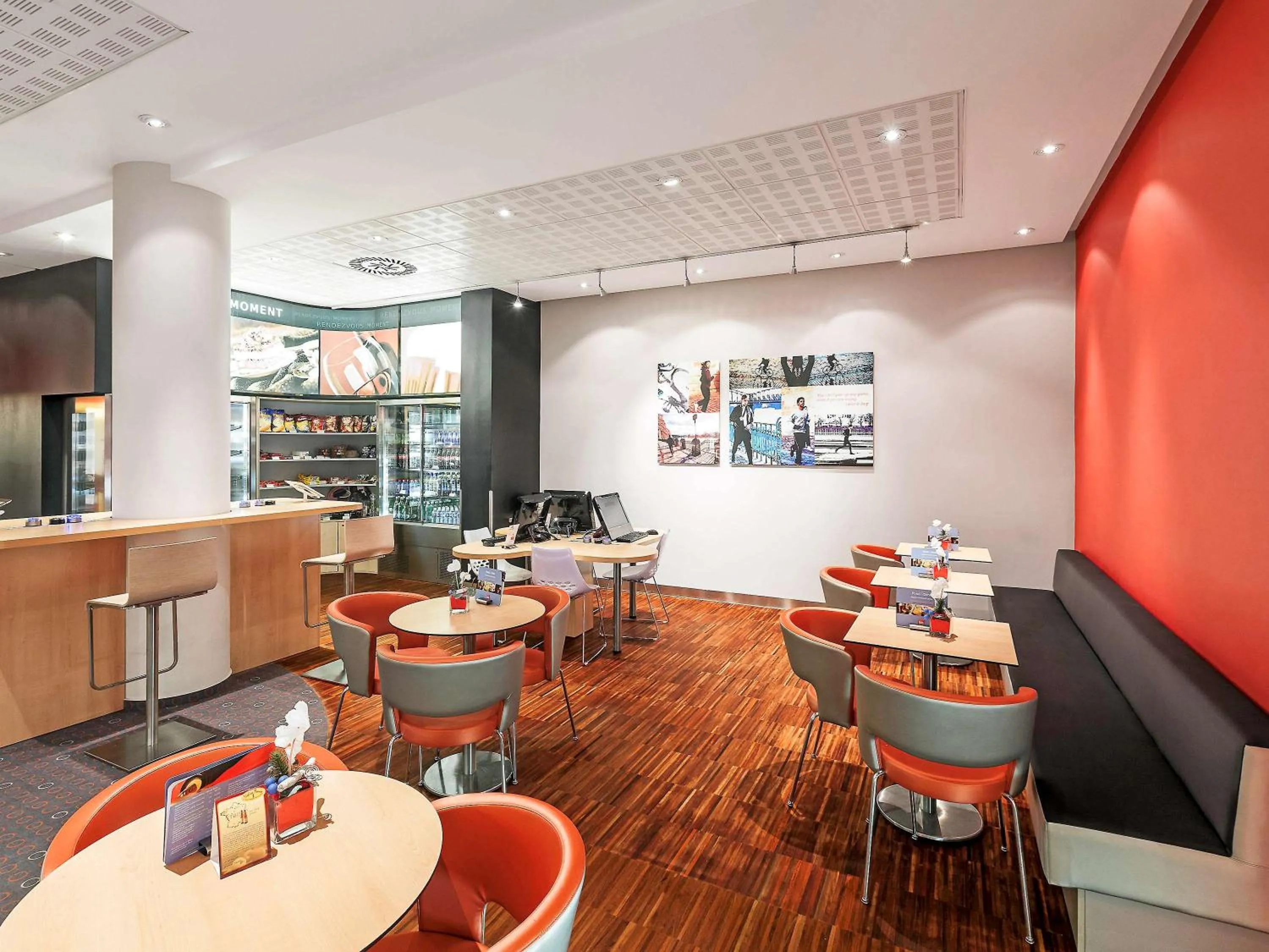 Lounge or bar in Ibis Praha Old Town