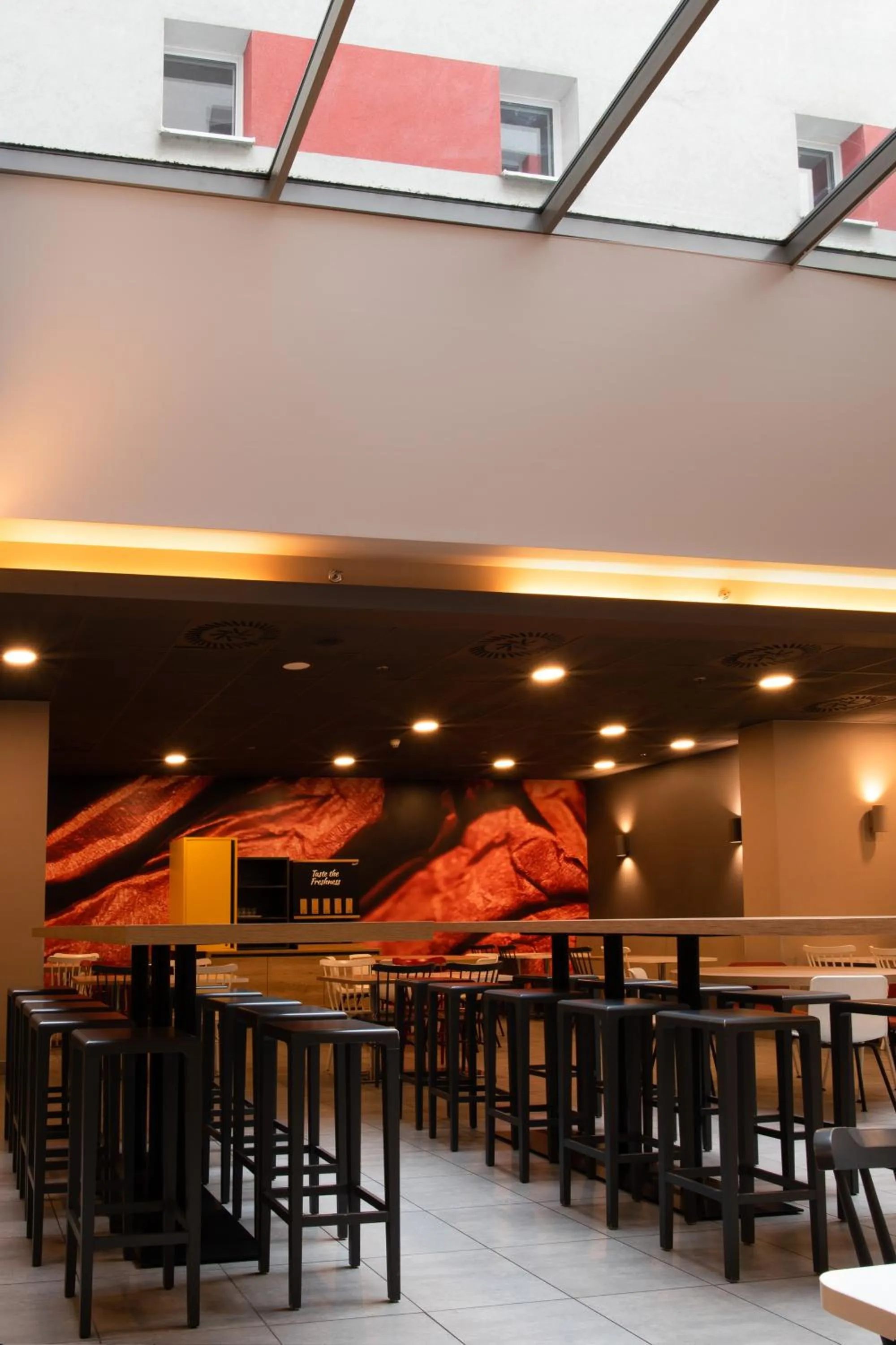 Restaurant/places to eat in Ibis Praha Old Town