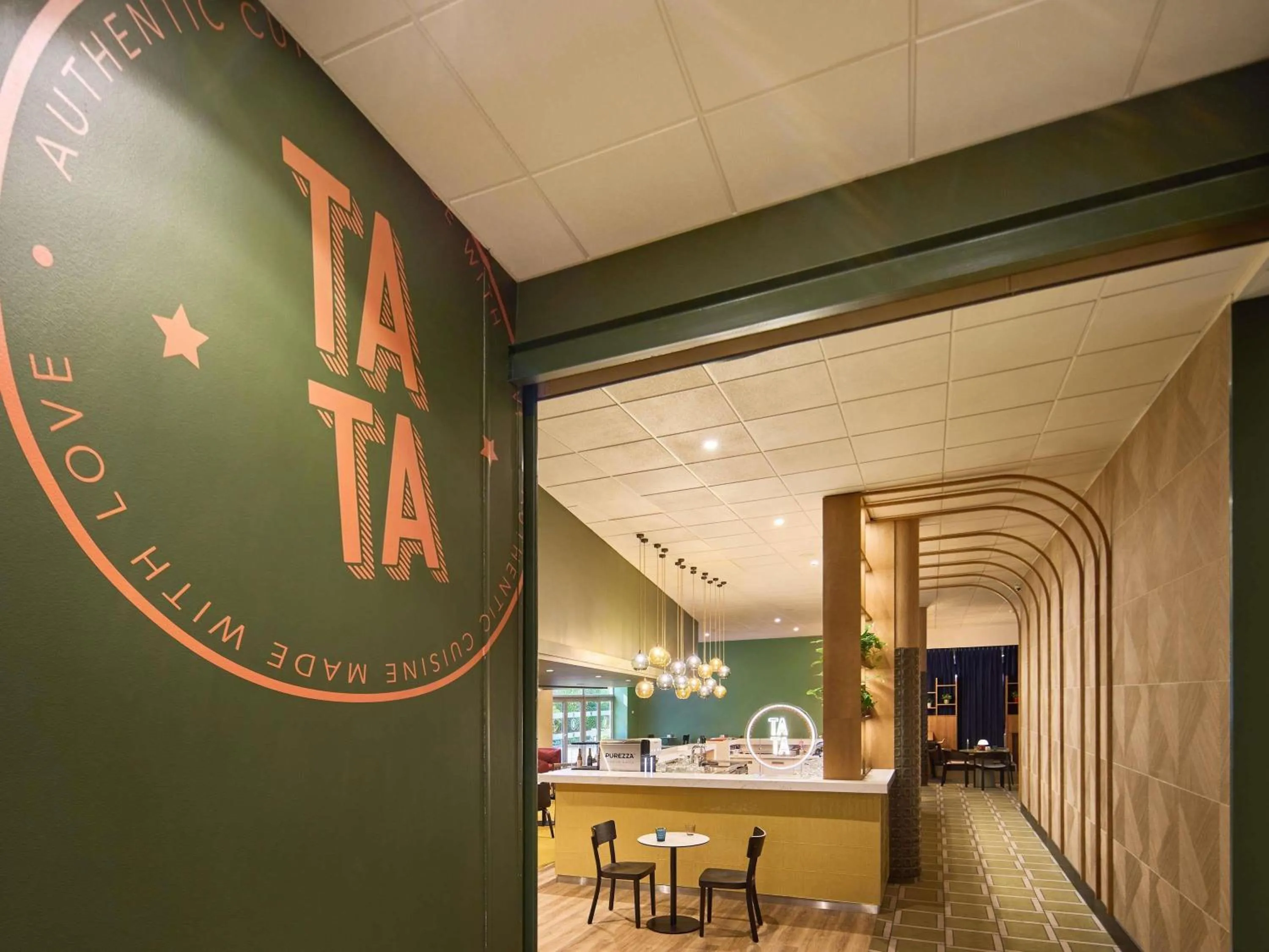 Restaurant/places to eat in Novotel Praha Wenceslas Square