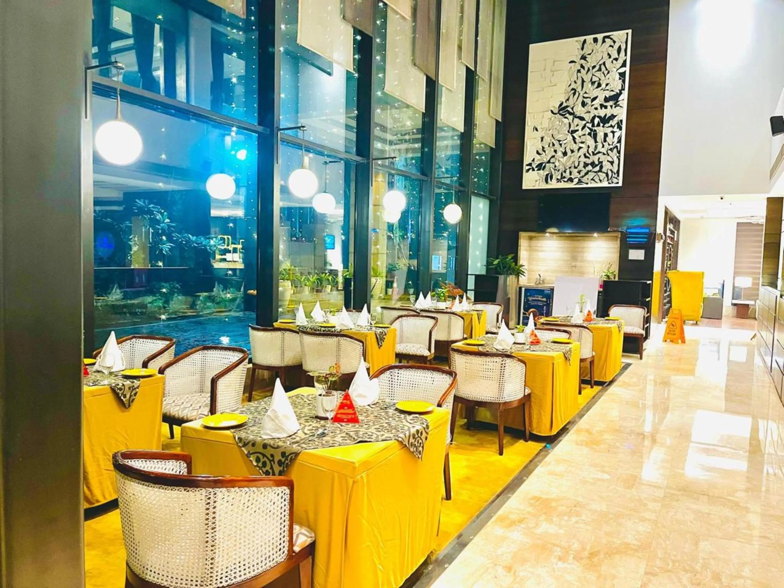 Restaurant/places to eat in Fortune District Centre, Ghaziabad - Member ITC Hotels' Group