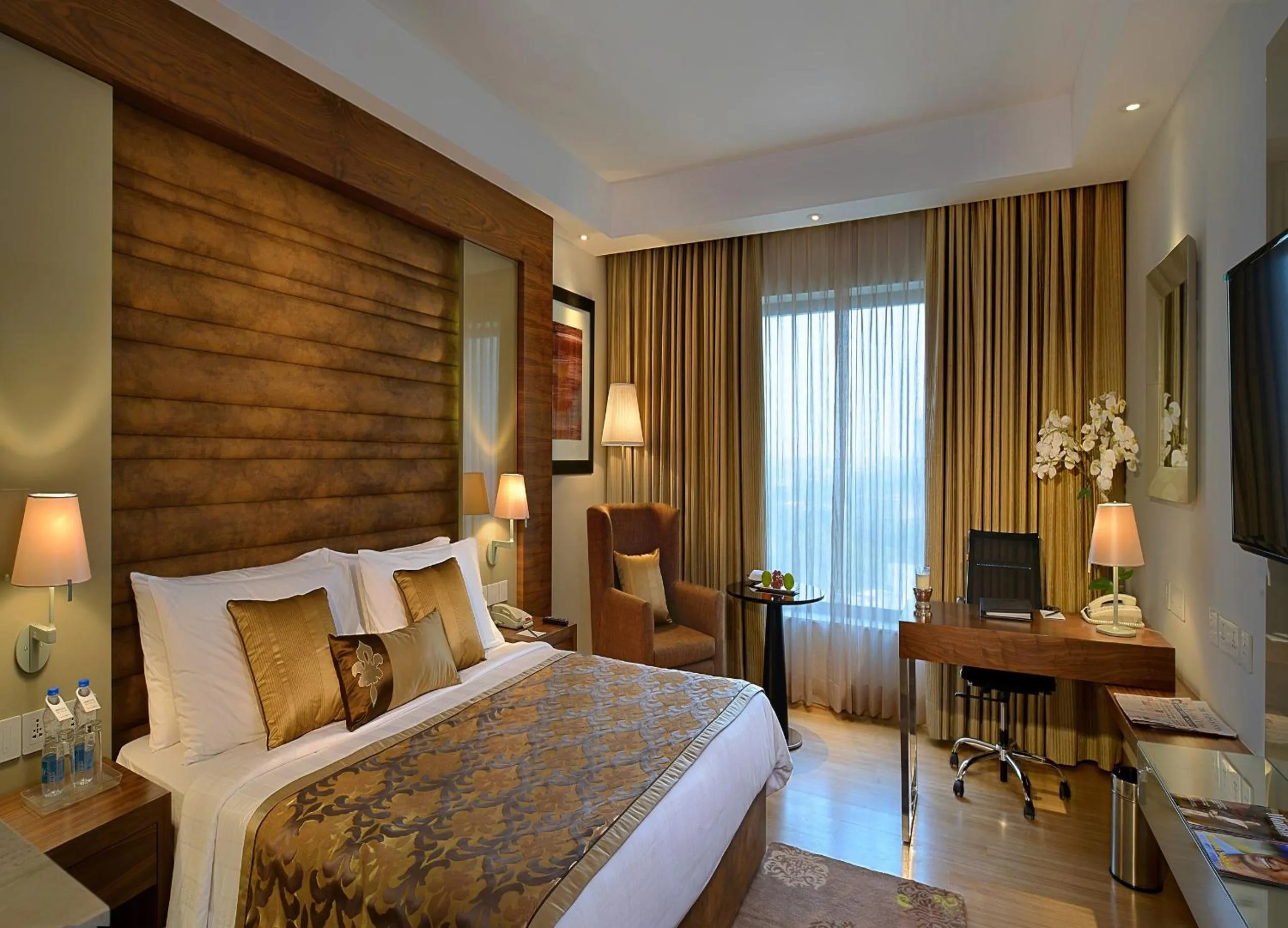 Bedroom, Bed in Fortune District Centre, Ghaziabad - Member ITC Hotels' Group