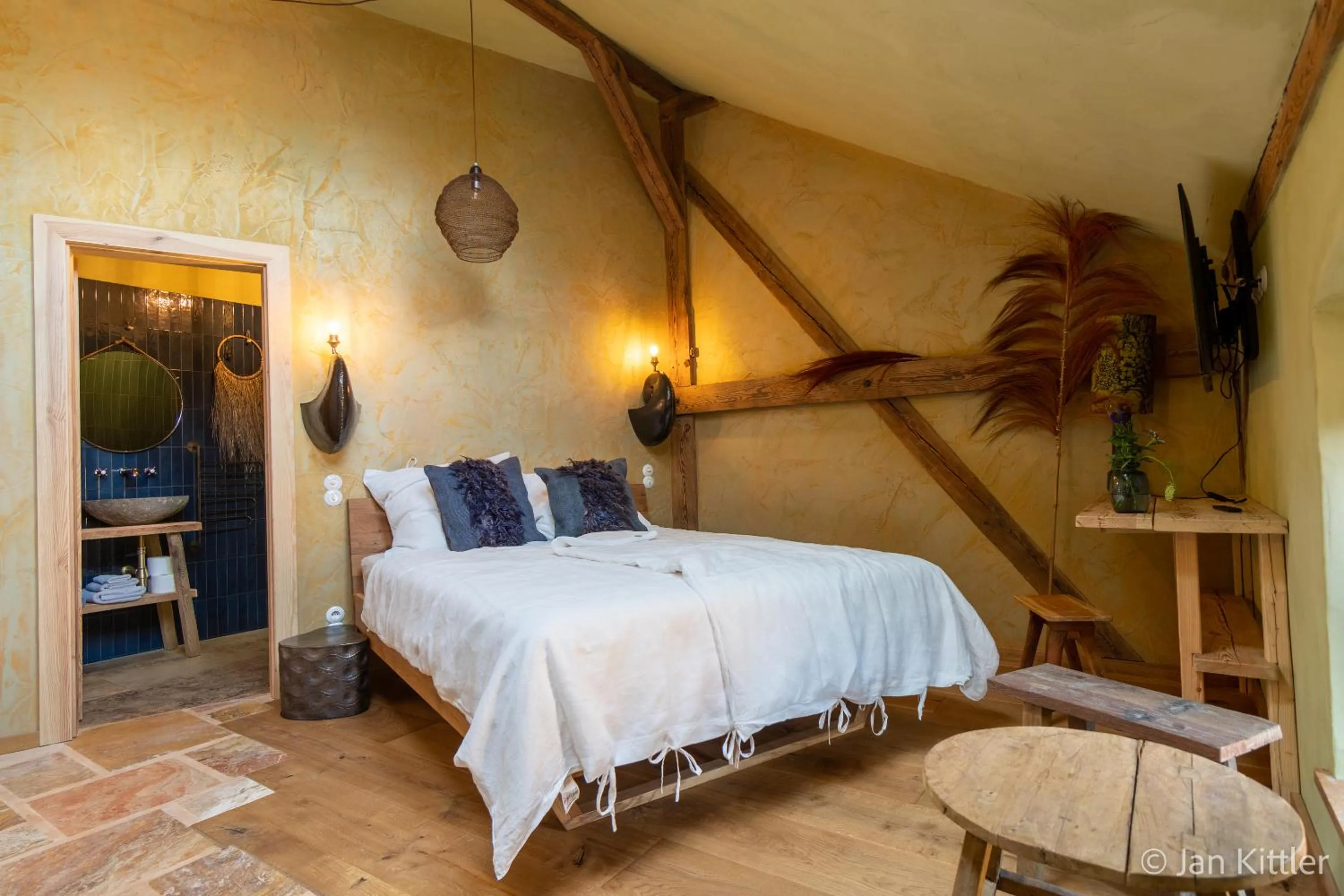 Photo of the whole room, Bed in Gut Leben Landresort