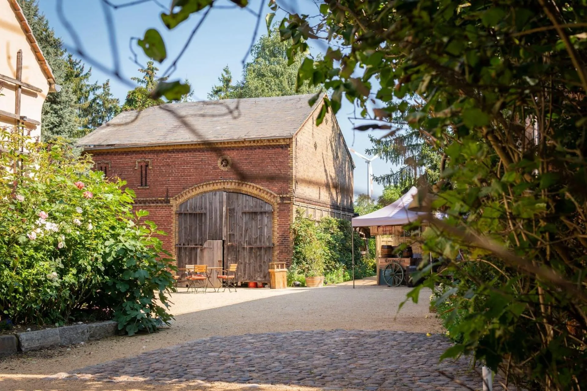 Property building in Gut Leben Landresort