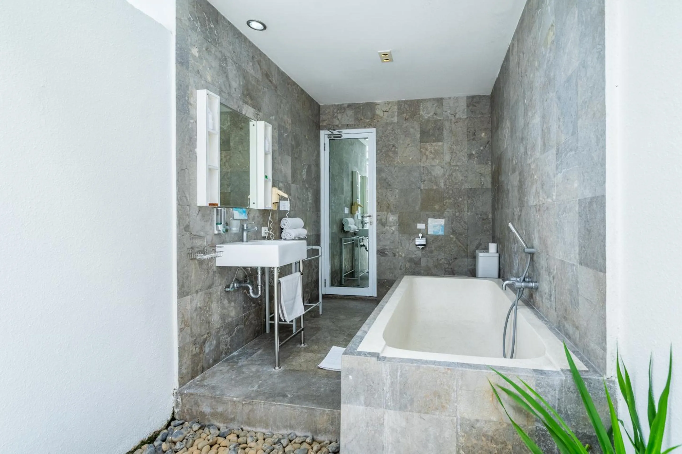 Shower in Bali Yarra Villas - Seminyak