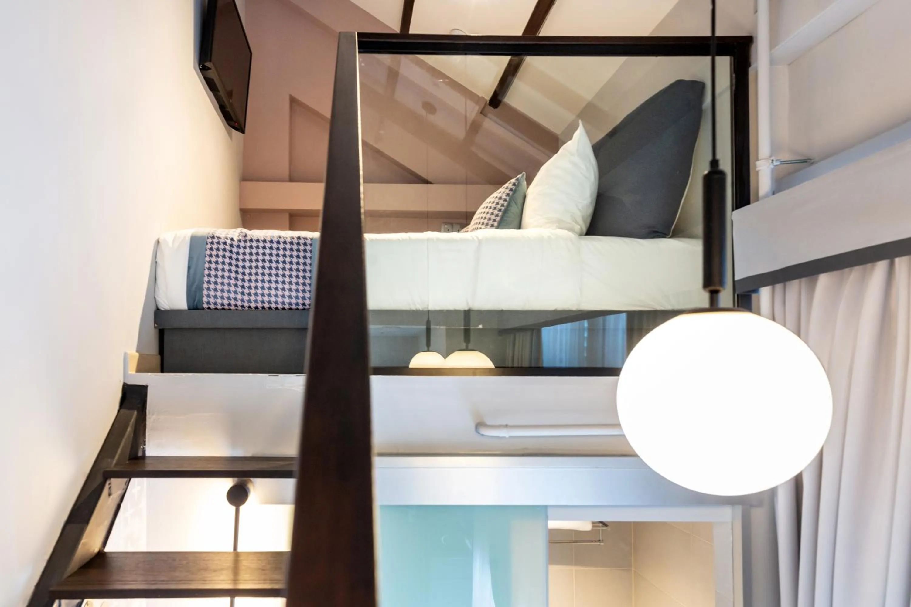 TV and multimedia, Bed in Heritage Collection on Arab - Mobile App Check-In